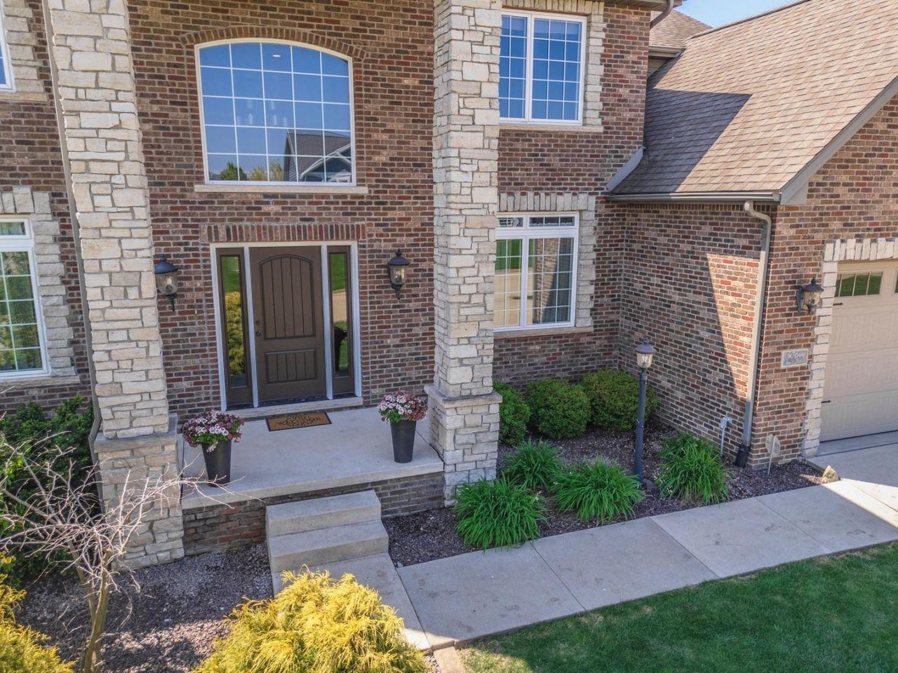 Bloomington, Illinois, 61705, United States, 5 Bedrooms Bedrooms, ,5 BathroomsBathrooms,Residential,For Sale,1817687