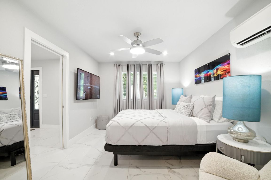 Austin, Texas, 78702, United States, 3 Bedrooms Bedrooms, ,2 BathroomsBathrooms,Residential,For Sale,1906696