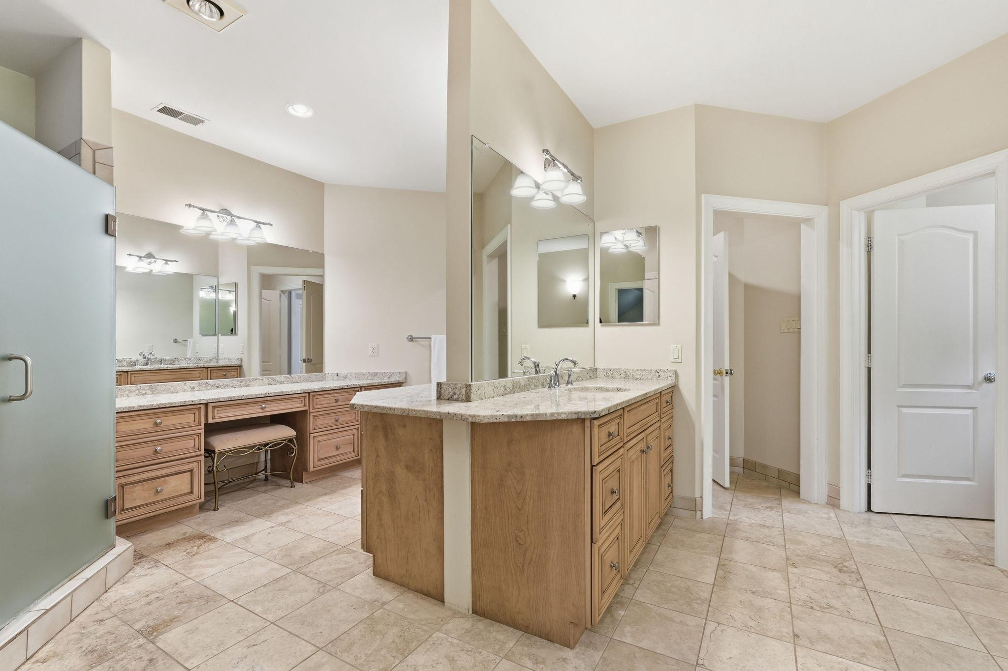  7818 Crownhurst Court, Mclean, VA, 22102 - 物件實景