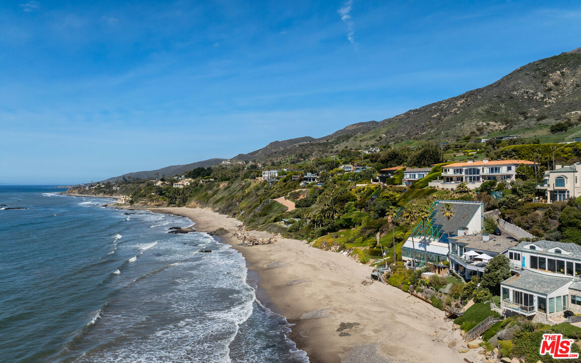 Malibu, California, 90265, United States, 4 Bedrooms Bedrooms, ,5 BathroomsBathrooms,Residential,For Sale,1897741