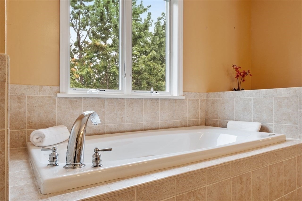 Peabody, Massachusetts, 01960, United States, 5 Bedrooms Bedrooms, ,4 BathroomsBathrooms,Residential,For Sale,1913730