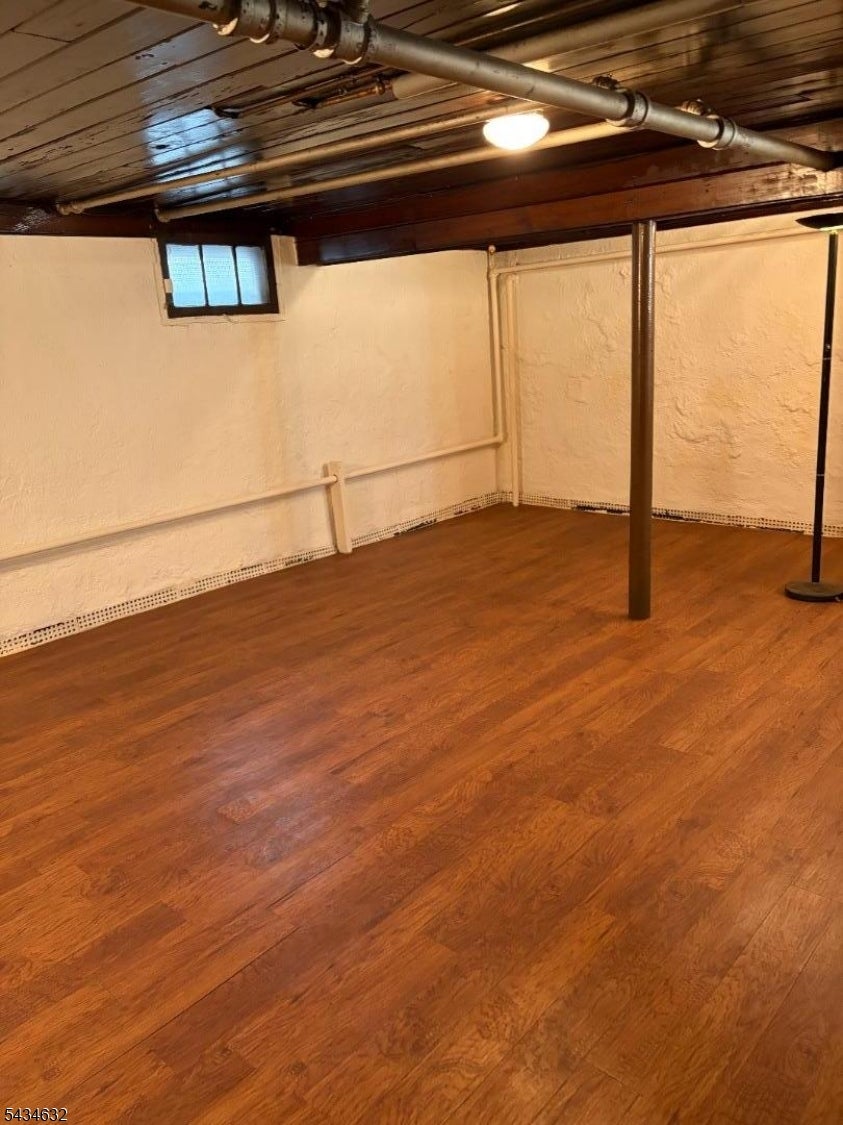 Bloomfield Twp., New Jersey, 07003, United States, 3 Bedrooms Bedrooms, ,1 BathroomBathrooms,Residential,For Sale,2048064