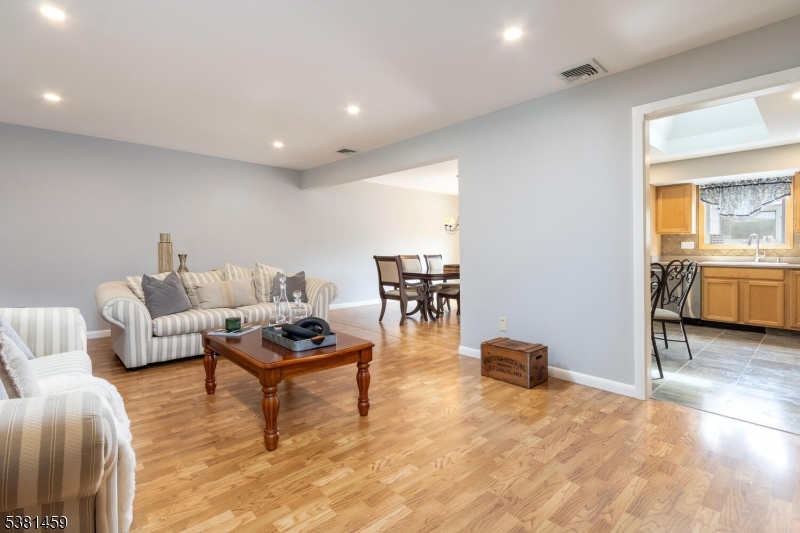 Roxbury Twp., New Jersey, 07876, United States, 4 Bedrooms Bedrooms, ,3 BathroomsBathrooms,Residential,For Sale,1934479