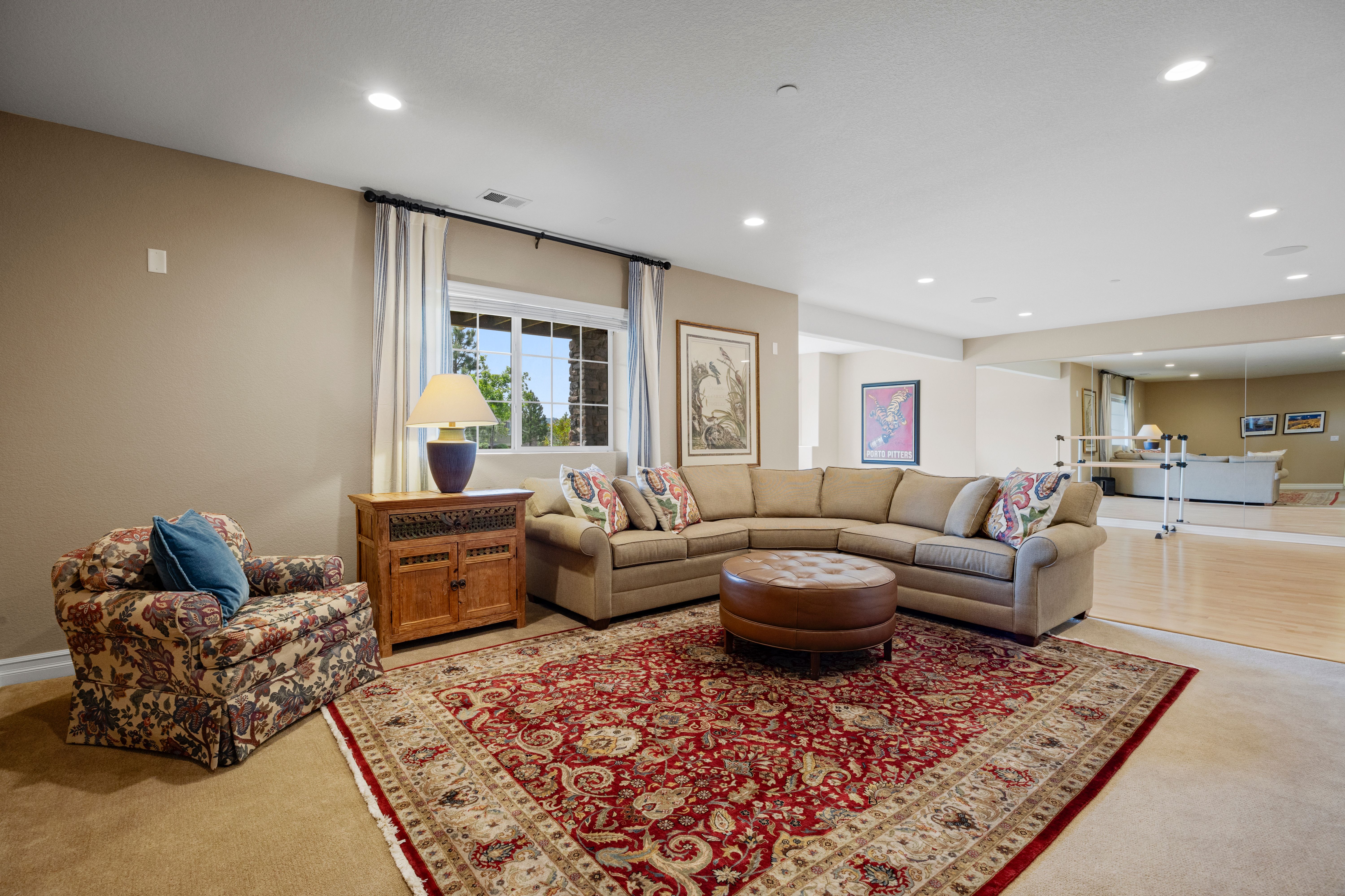  Graciously appointed and impeccably maintained, this patio home - 物件實景