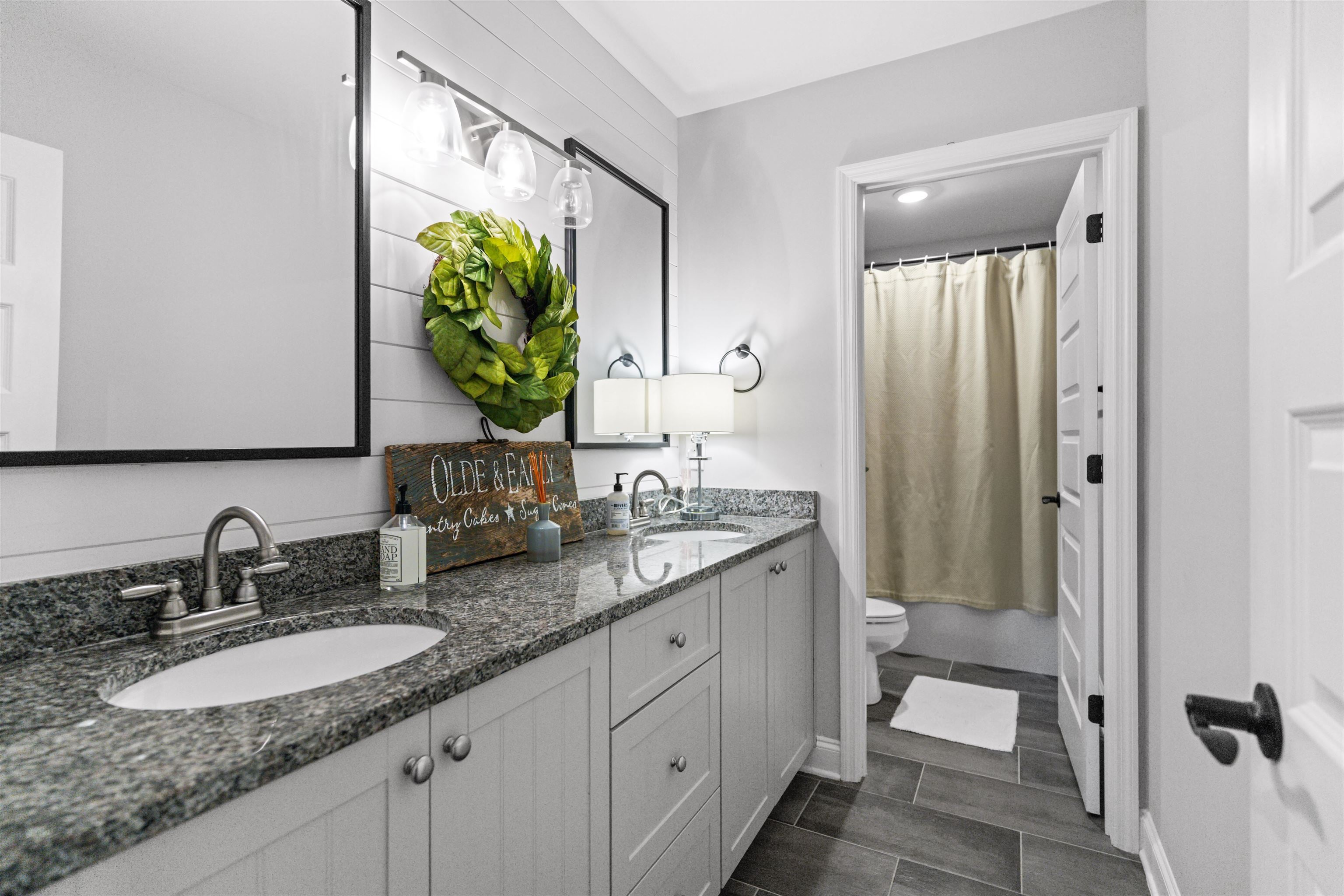 Greensboro, Georgia, 30642, United States, 4 Bedrooms Bedrooms, ,3 BathroomsBathrooms,Residential,For Sale,1967500