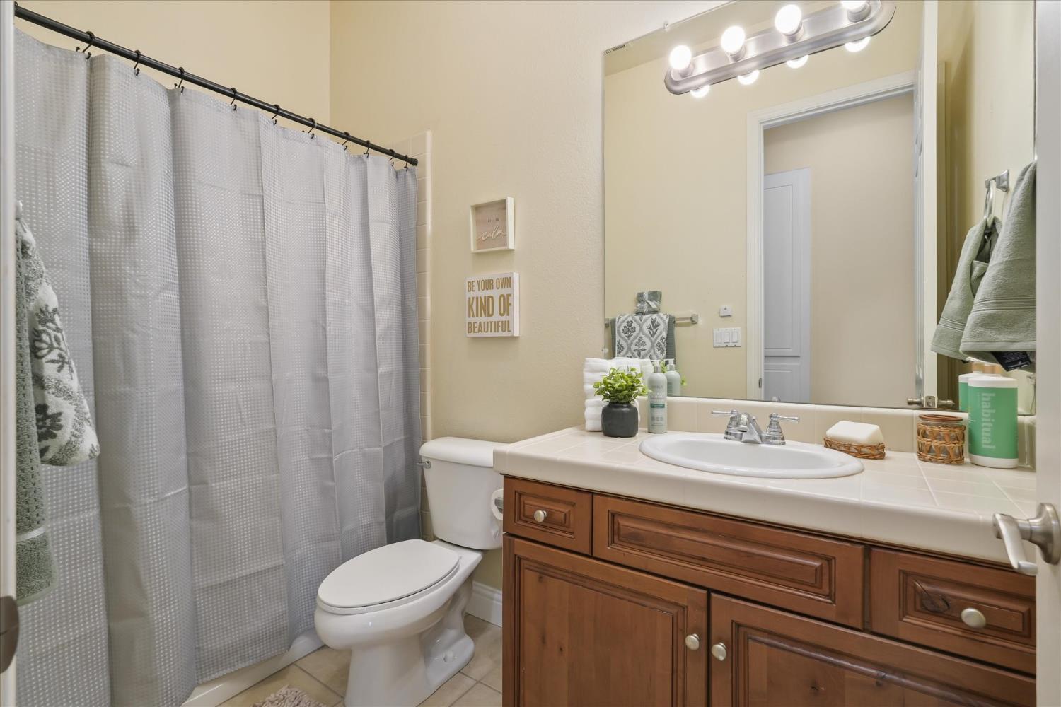 Clovis, California, 93619, United States, 3 Bedrooms Bedrooms, ,2 BathroomsBathrooms,Residential,For Sale,1942854