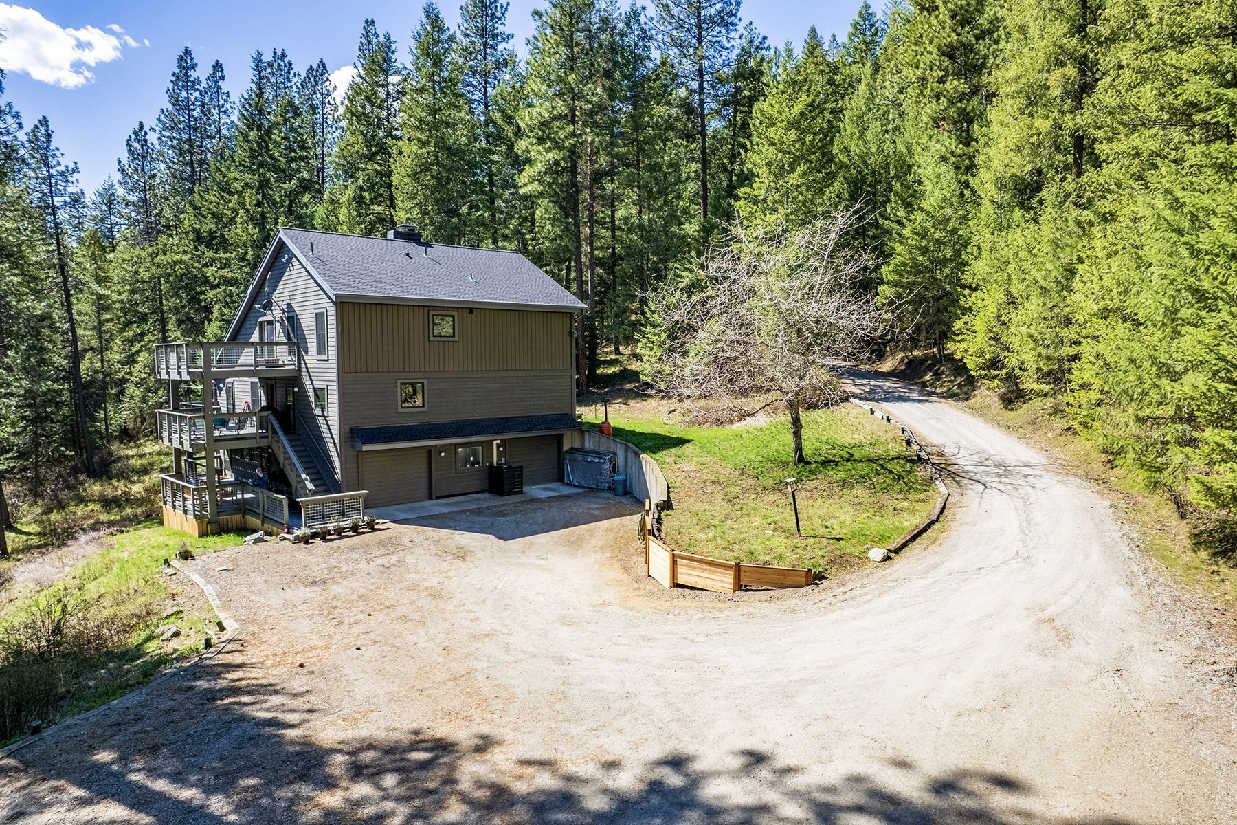  Cougar Estate Acreage - 物件實景