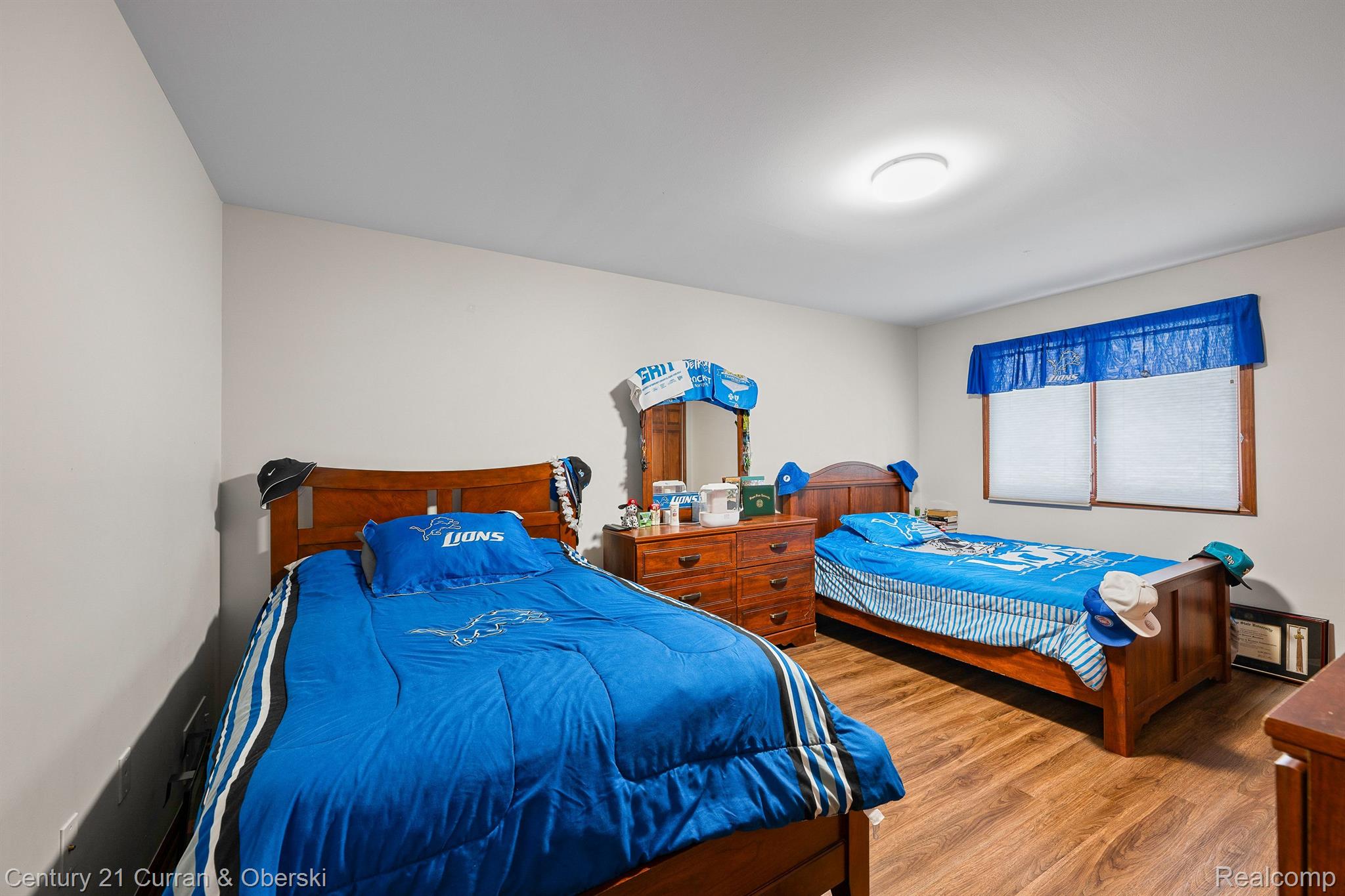 Dearborn, Michigan, 48128, United States, 4 Bedrooms Bedrooms, ,3 BathroomsBathrooms,Residential,For Sale,1908051