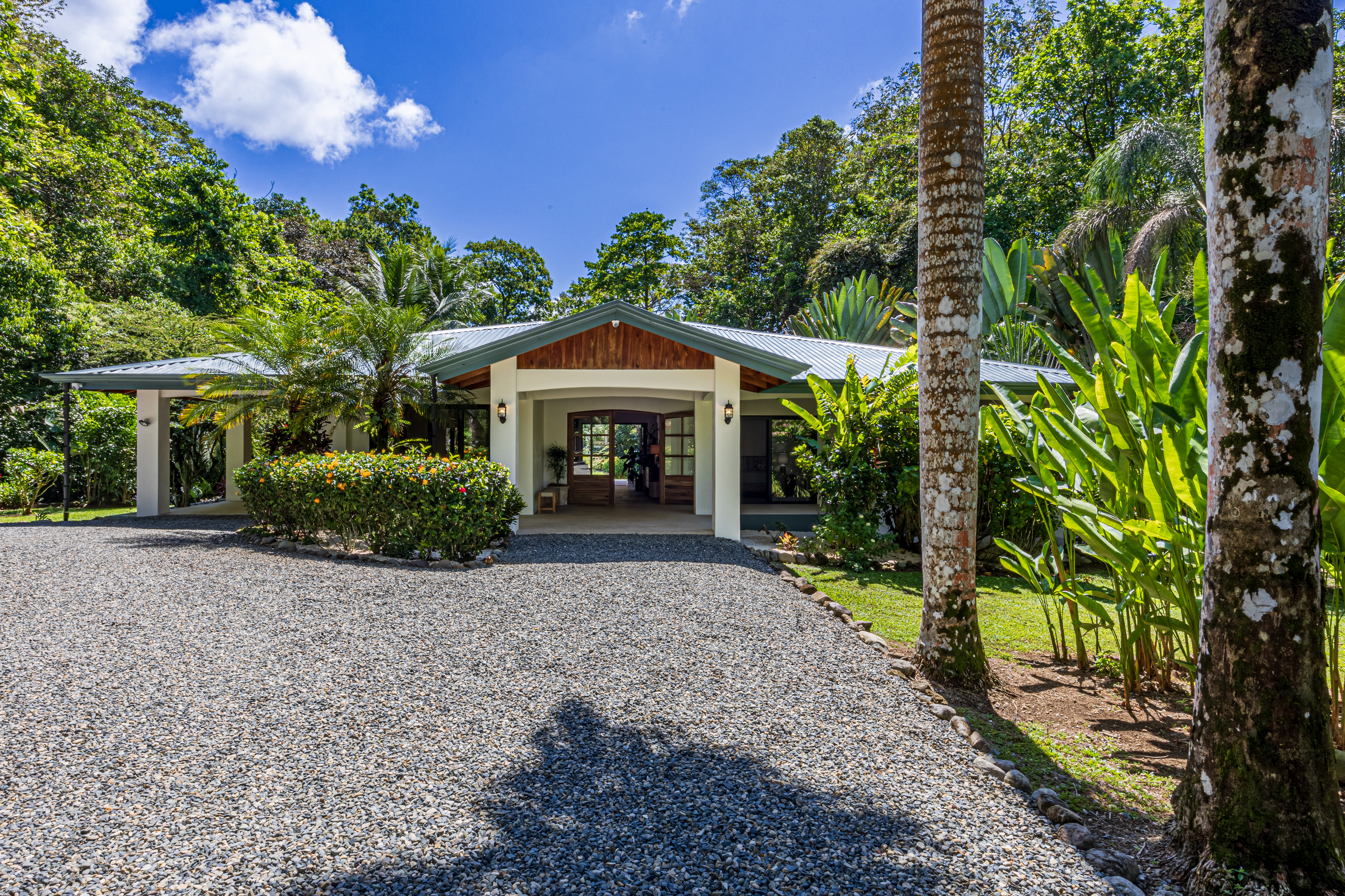 Ojochal, Puntarenas, CR, 4 Bedrooms Bedrooms, ,2 BathroomsBathrooms,Residential,For Sale,1721935