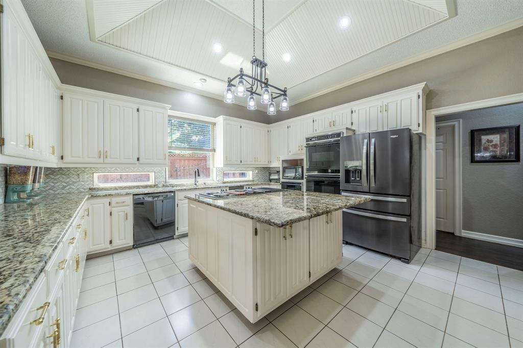 Arlington, Texas, 76013, United States, 4 Bedrooms Bedrooms, ,4 BathroomsBathrooms,Residential,For Sale,1978086