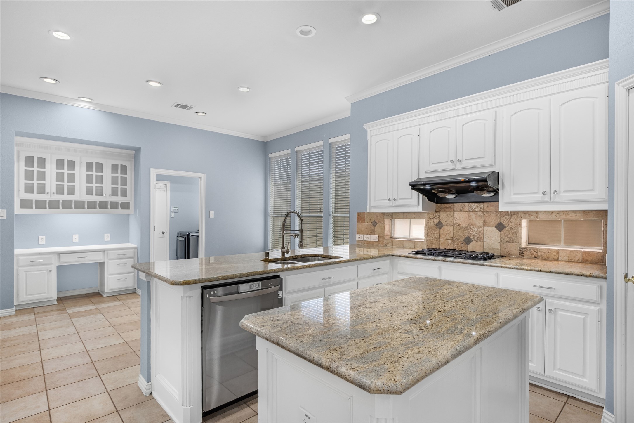 Plano, Texas, 75025, United States, 4 Bedrooms Bedrooms, ,4 BathroomsBathrooms,Residential,For Sale,1993481