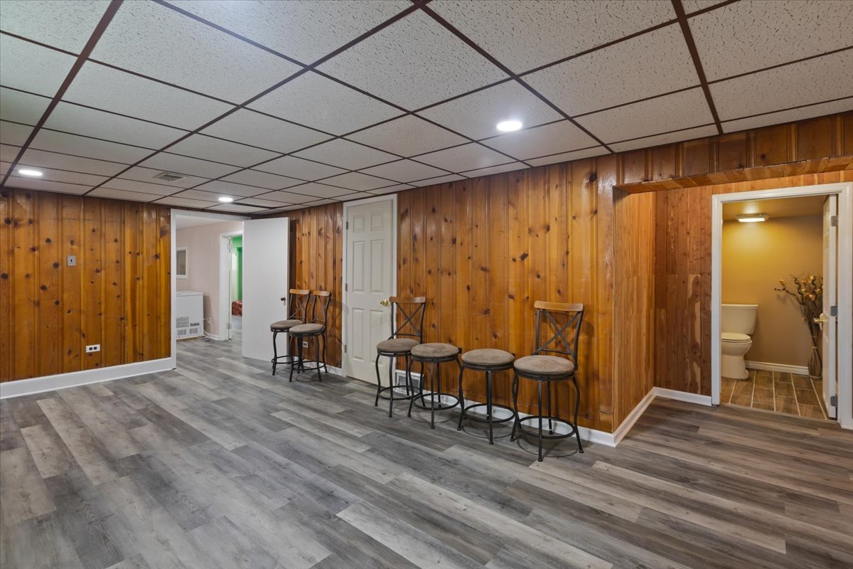 Chicago, Illinois, 60645, United States, 3 Bedrooms Bedrooms, ,3 BathroomsBathrooms,Residential,For Sale,1976245