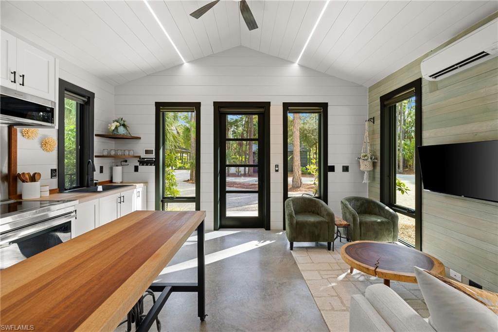 Naples, Florida, 34120, United States, 3 Bedrooms Bedrooms, ,4 BathroomsBathrooms,Residential,For Sale,1992036