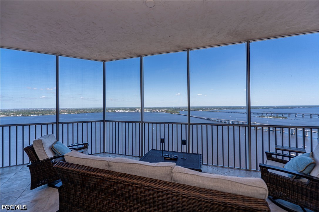Fort Myers, Florida, 33901, United States, 3 Bedrooms Bedrooms, ,2 BathroomsBathrooms,Residential,For Sale,2037285