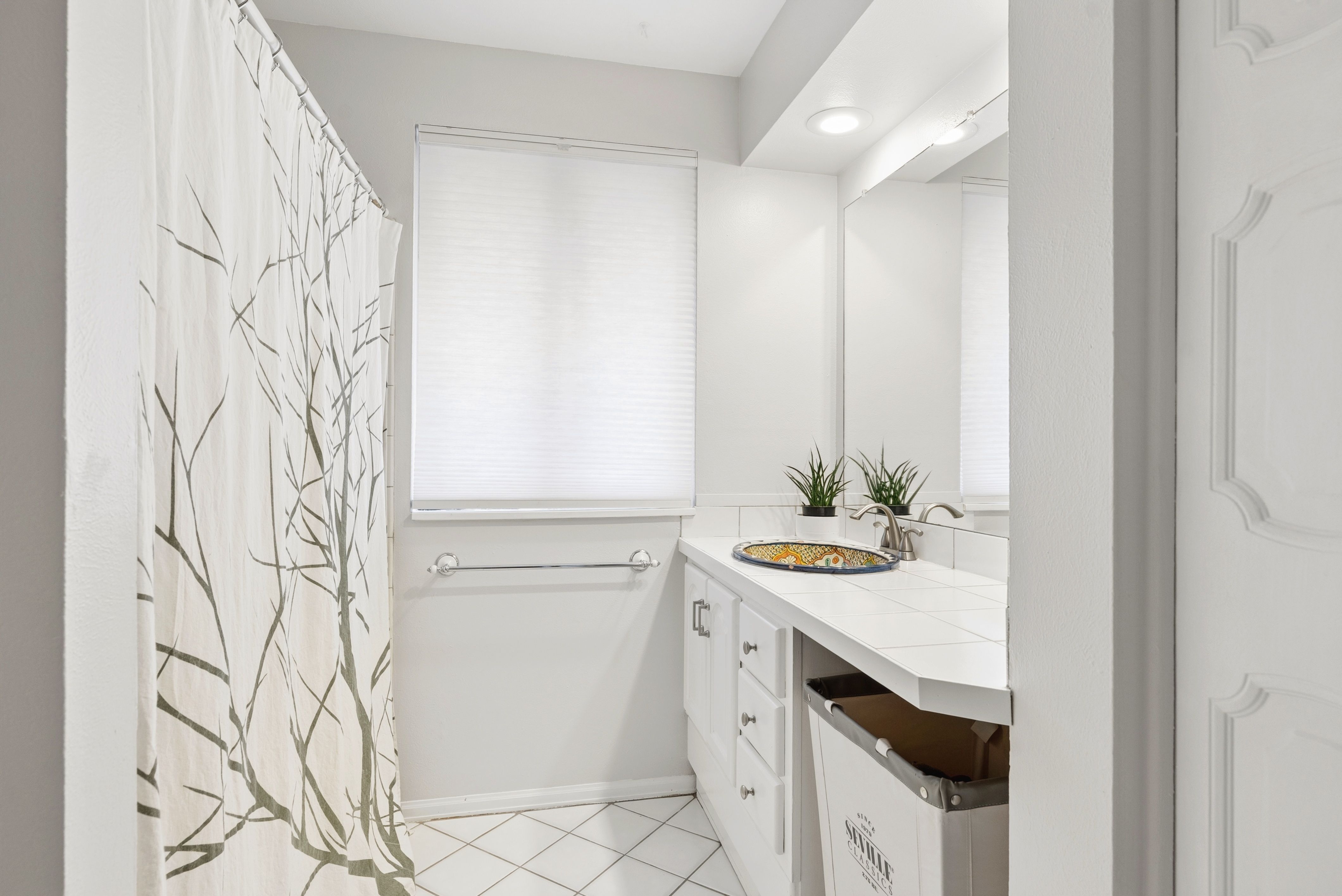  Spacious, functional layout with thoughtful updates in all the right places - 物件實景