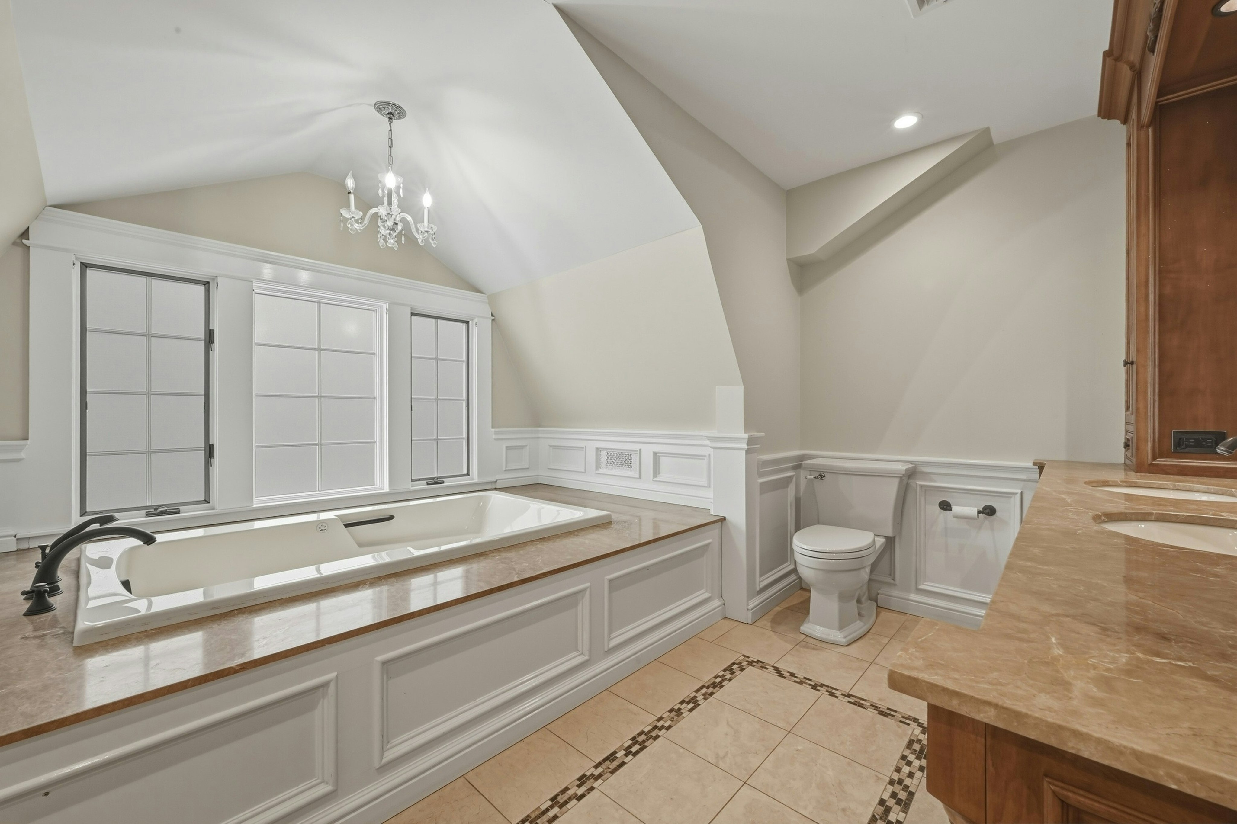  192 Burtis Lane, Muttontown, NY 11791 - 物件實景