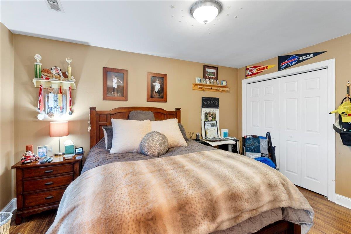 Blacksburg, Virginia, 24060, United States, 5 Bedrooms Bedrooms, ,4 BathroomsBathrooms,Residential,For Sale,1828215