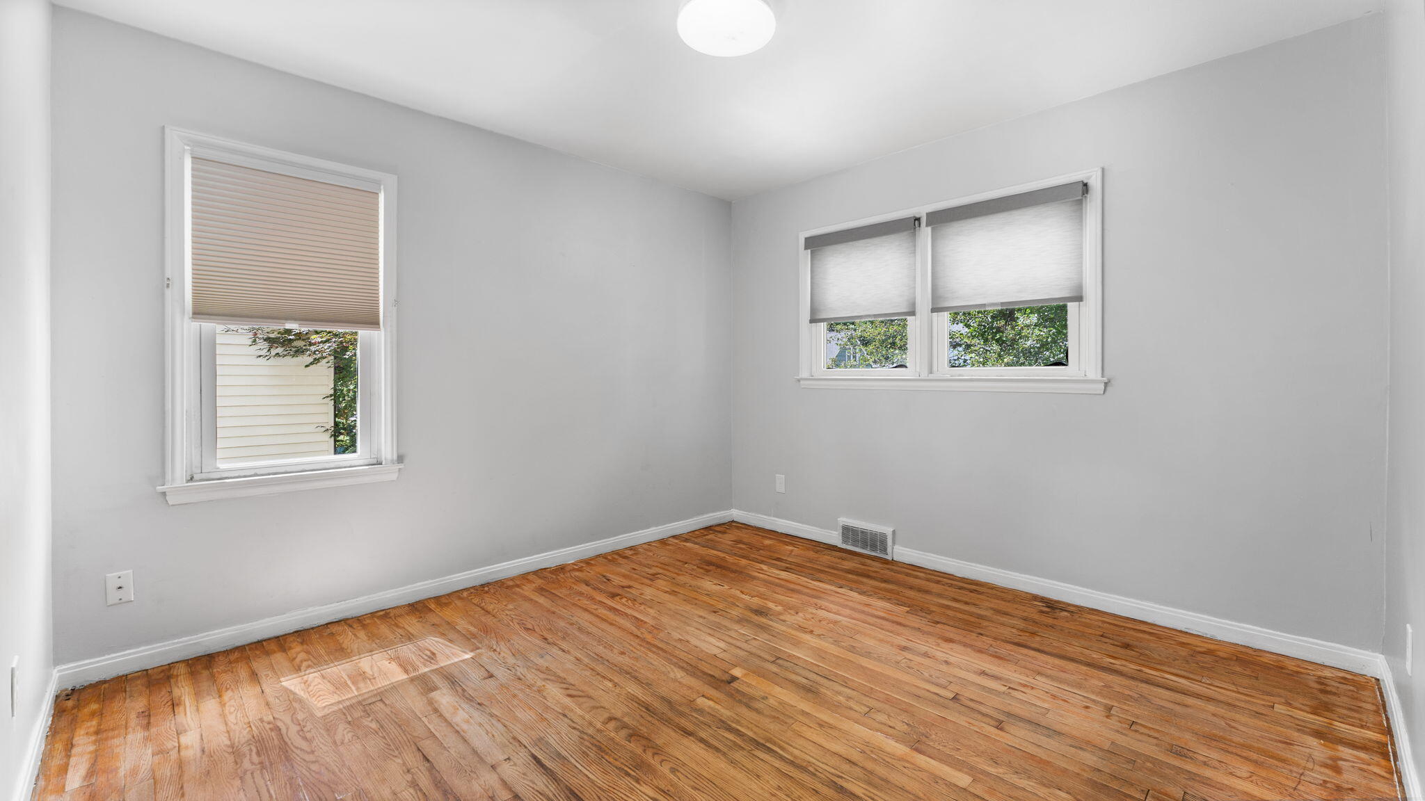 Ann Arbor, Michigan, 48103, United States, 3 Bedrooms Bedrooms, ,2 BathroomsBathrooms,Residential,For Sale,1937160