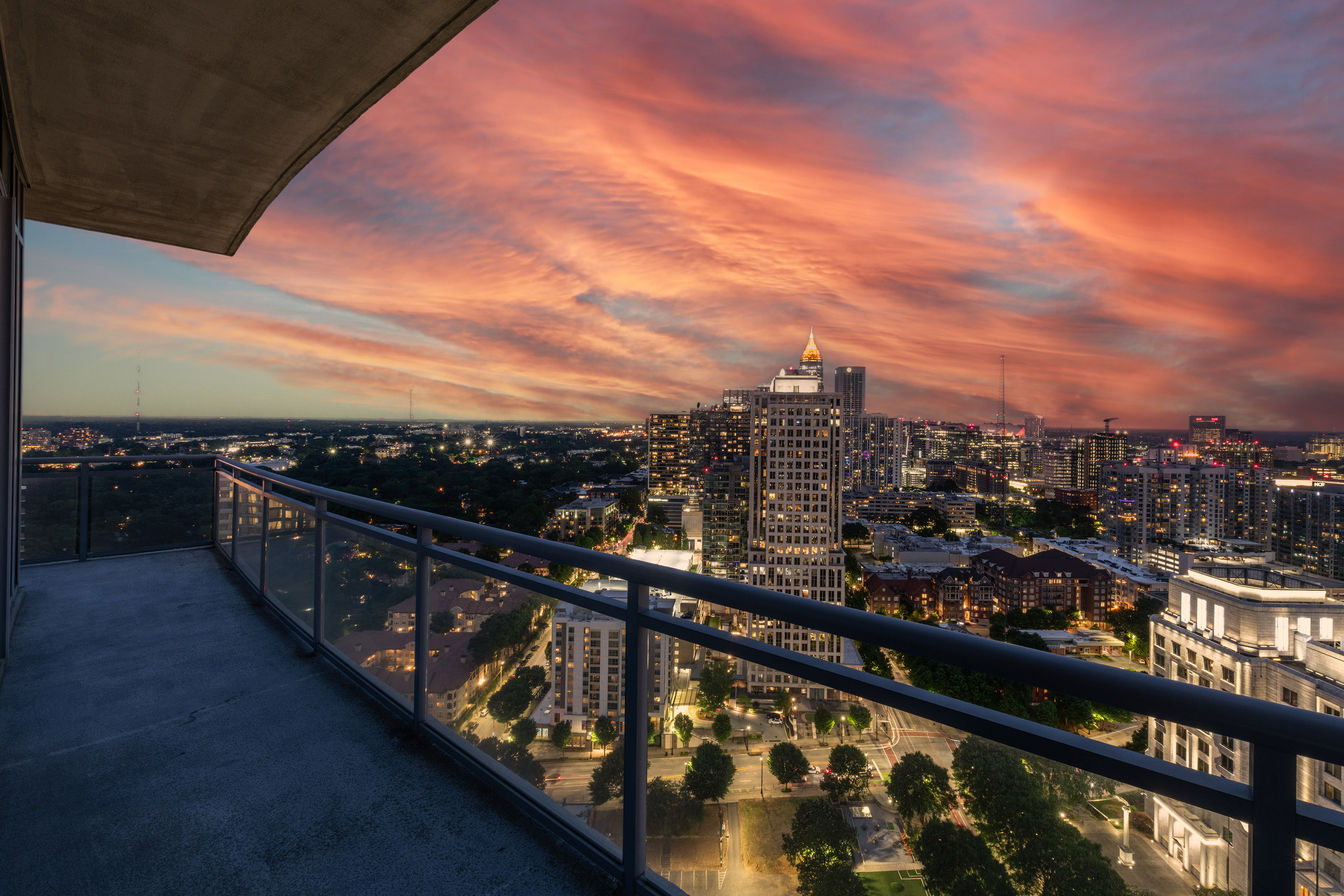  Exceptional Three Bedroom Plus Den Atop The Coveted Loews Hotel - 物件實景