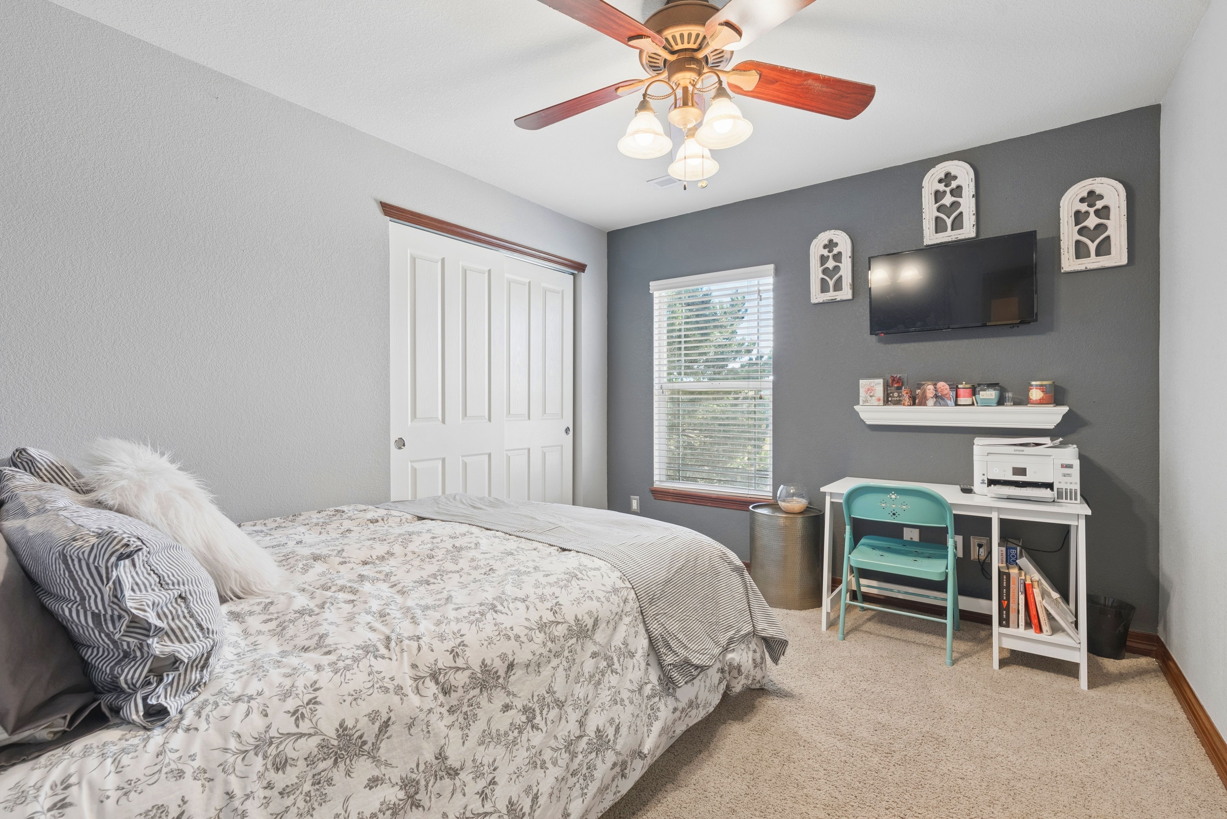  Maintenance-free, Updated Townhome In Prime Location - 物件實景