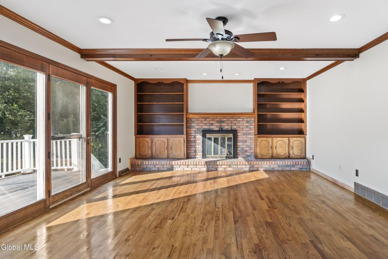 Niskayuna, New York, 12309, United States, 6 Bedrooms Bedrooms, ,4 BathroomsBathrooms,Residential,For Sale,1906999