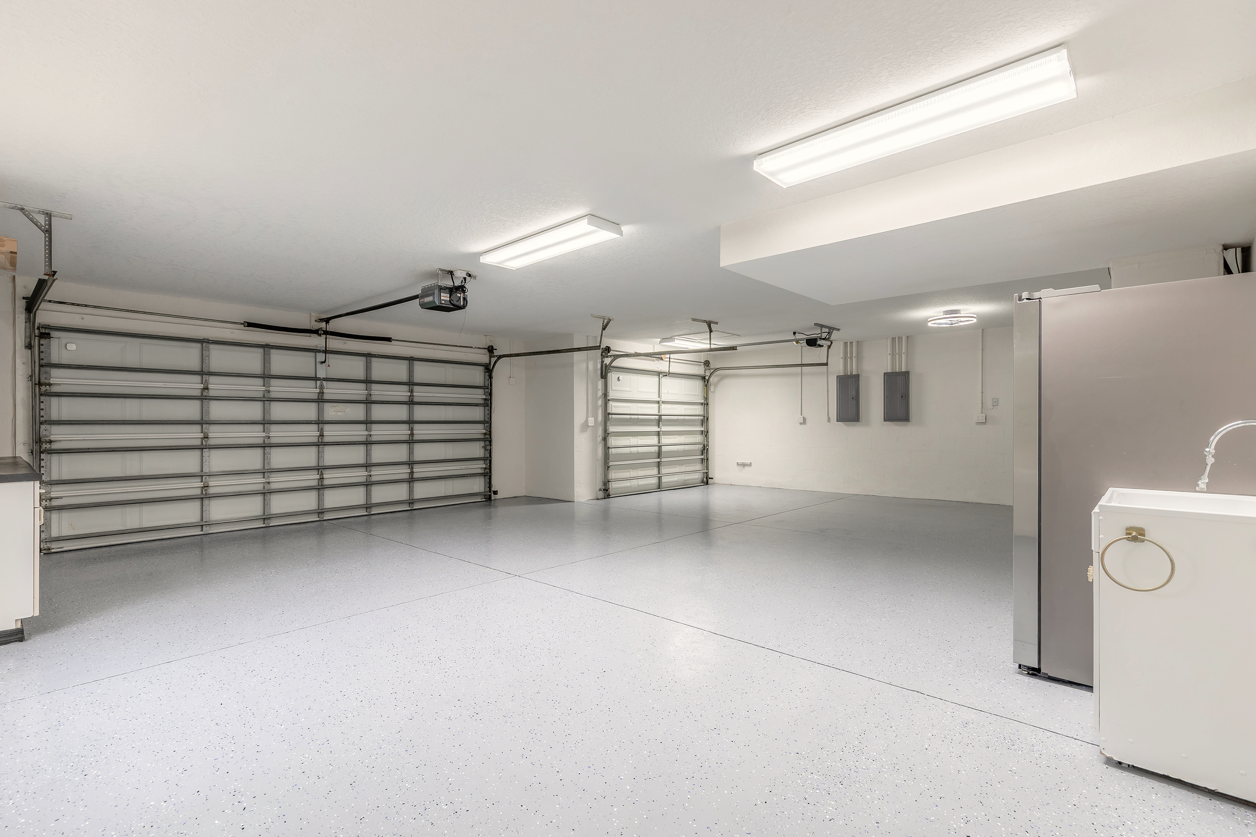 Daytona Beach, Florida, 32124, United States, 5 Bedrooms Bedrooms, ,4 BathroomsBathrooms,Residential,For Sale,2006264