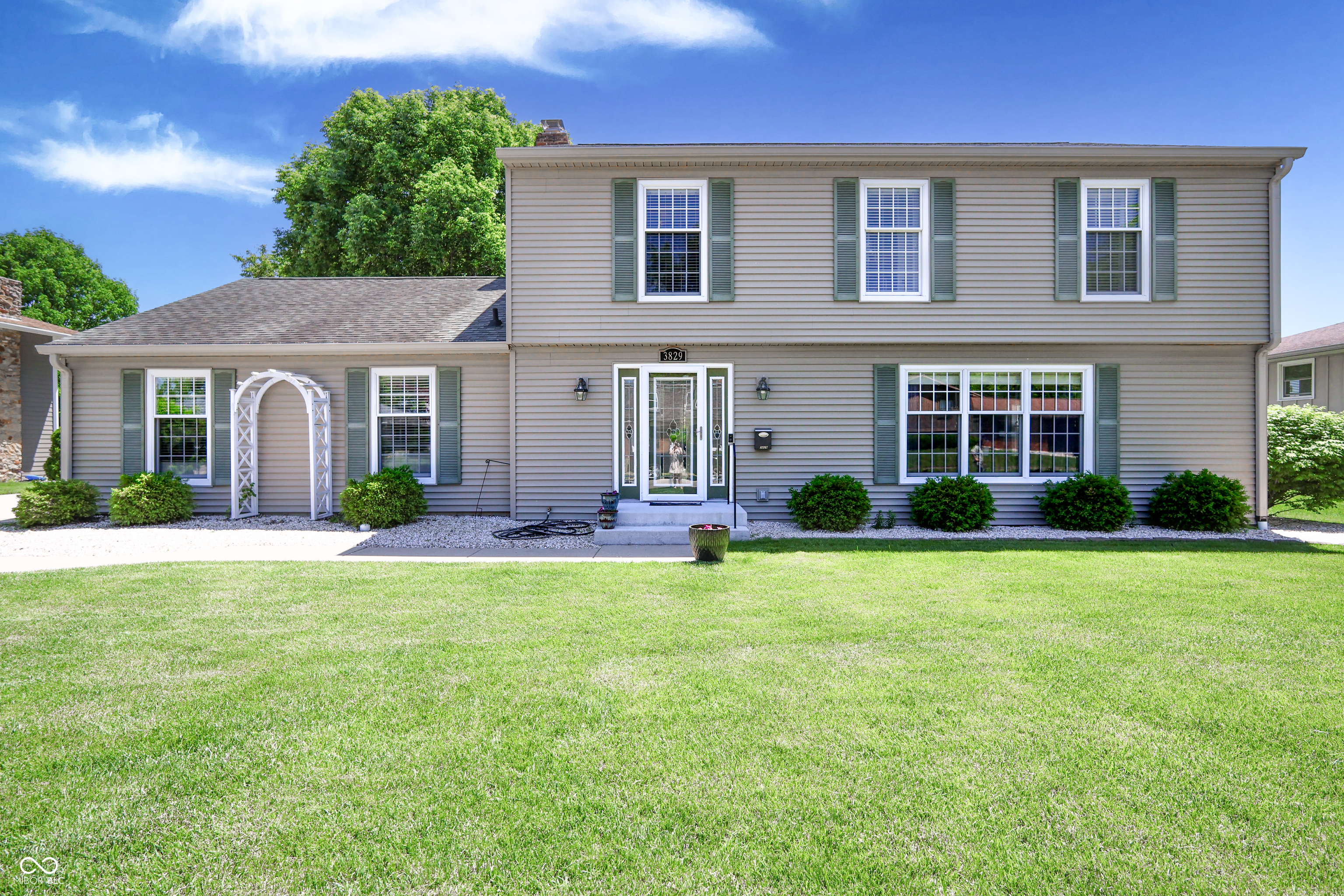 Columbus, Indiana, 47203, United States, 5 Bedrooms Bedrooms, ,6 BathroomsBathrooms,Residential,For Sale,1975671