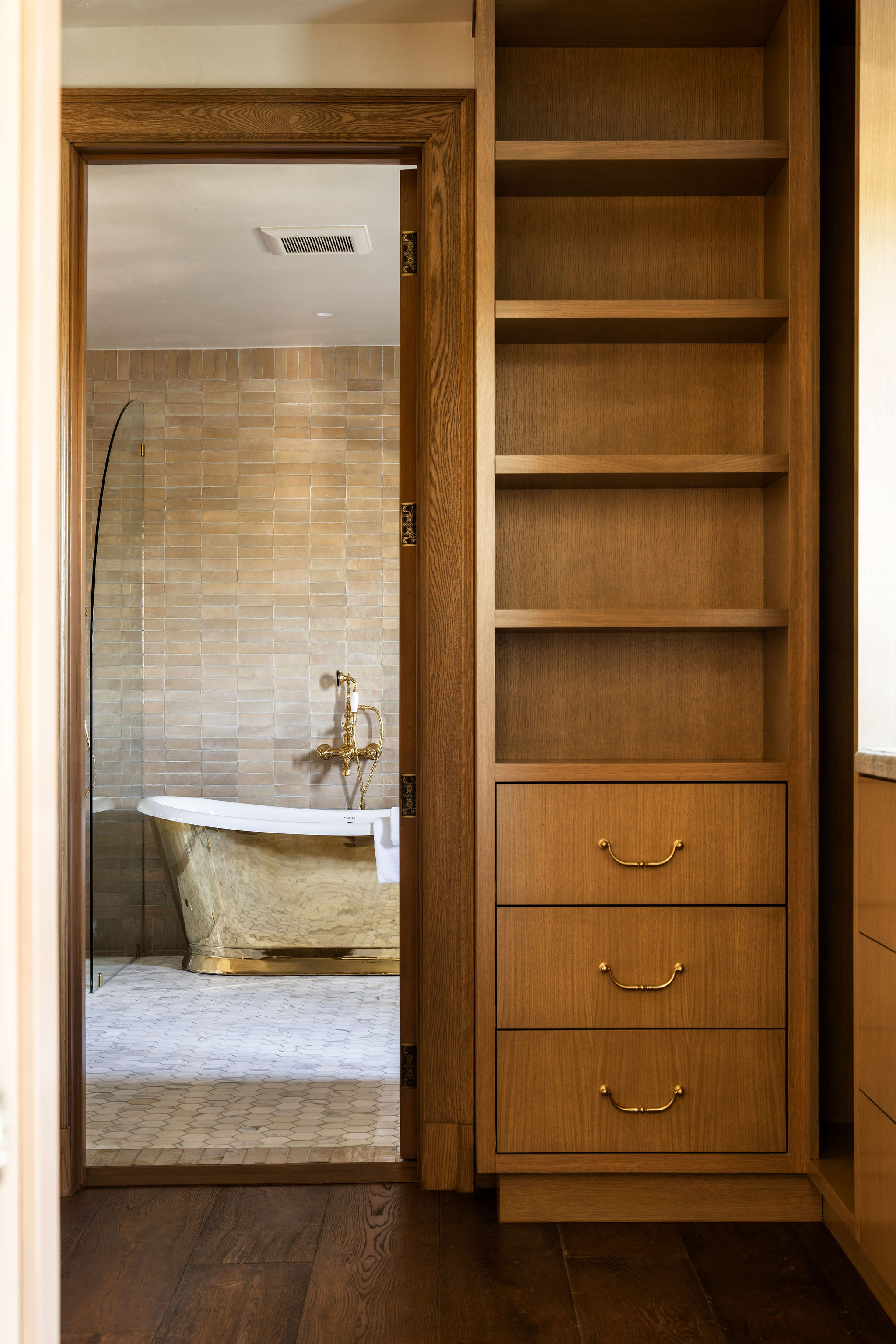  2110 Hill Dr - 物件實景