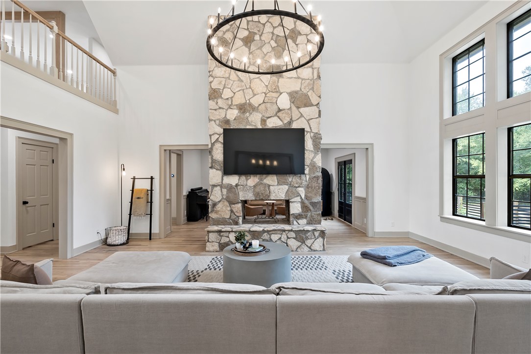 College Station, Texas, 77845, United States, 4 Bedrooms Bedrooms, ,5 BathroomsBathrooms,Residential,For Sale,1932091