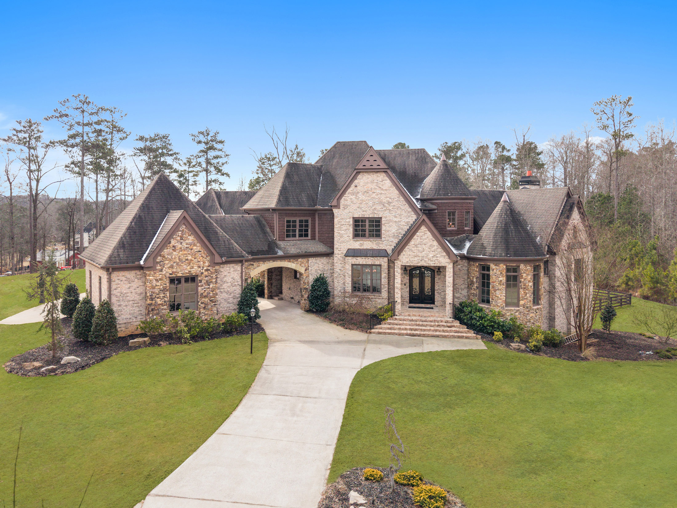  An Reminiscent of Old-World Charm Meets Modern Luxury on This Milton Estate - 物件實景