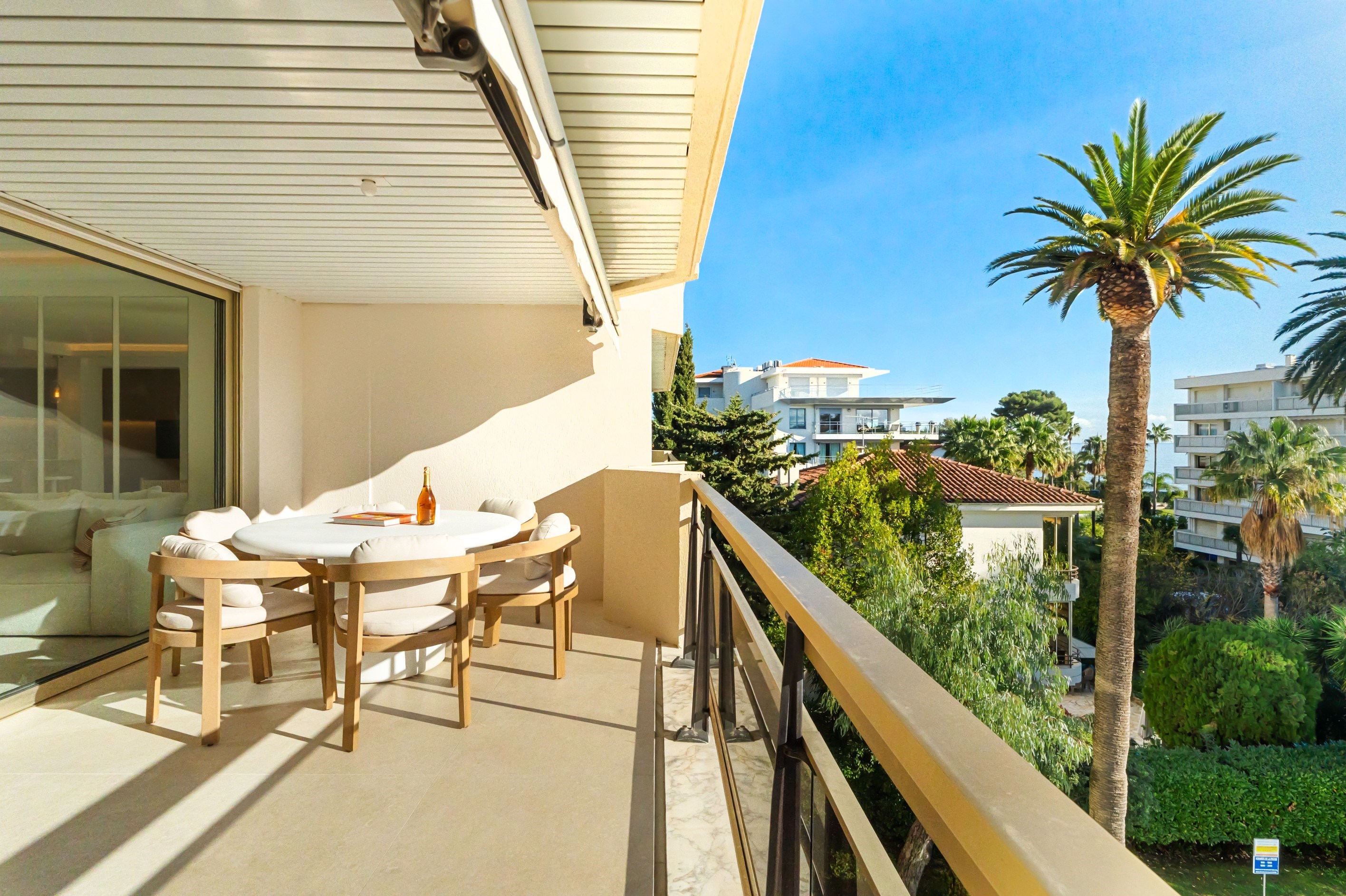  Cannes Palm Beach renovated 4-room apartment with terrace and sea view - 物件實景