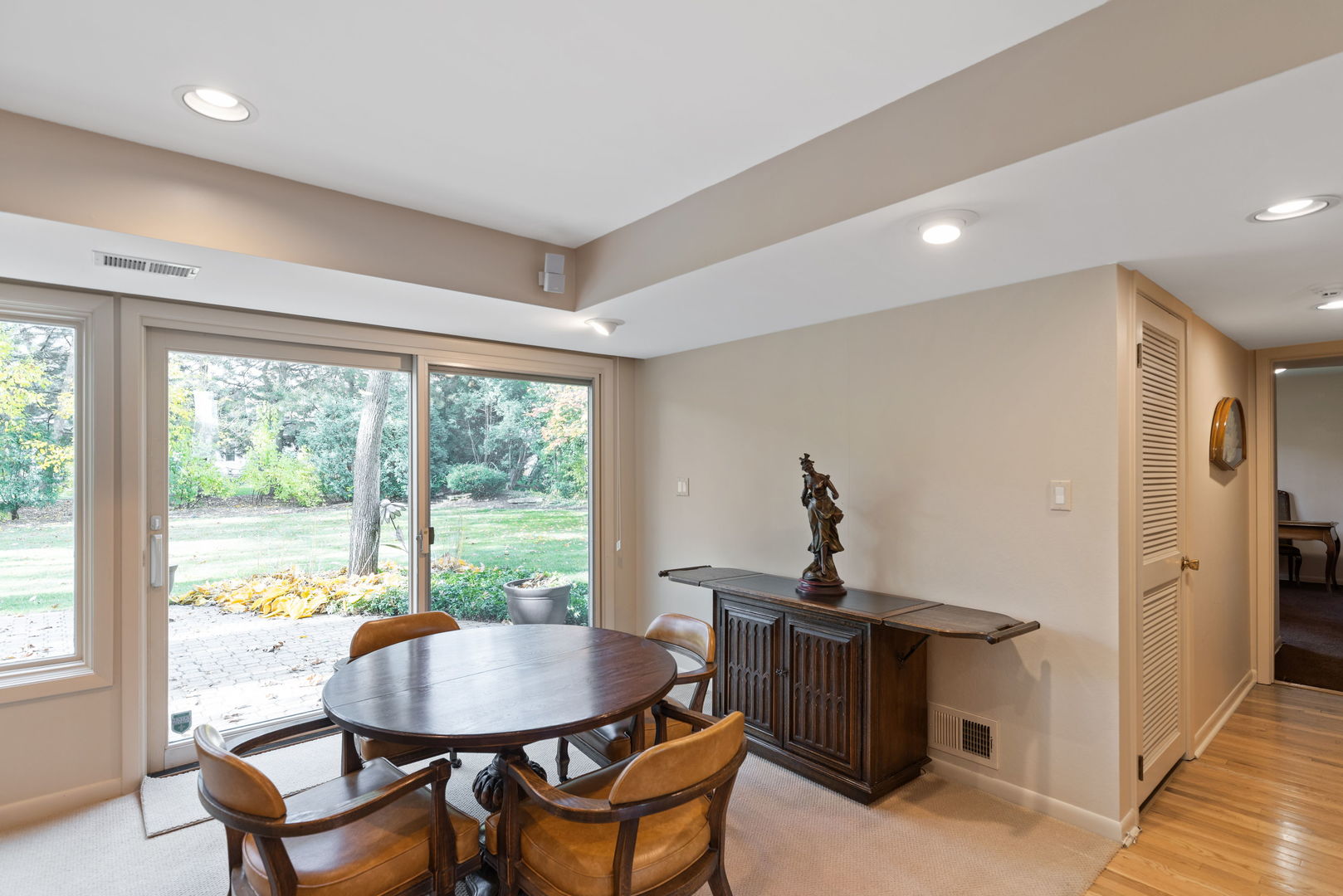 Highland Park, Illinois, 60035, United States, 4 Bedrooms Bedrooms, ,3 BathroomsBathrooms,Residential,For Sale,1989045