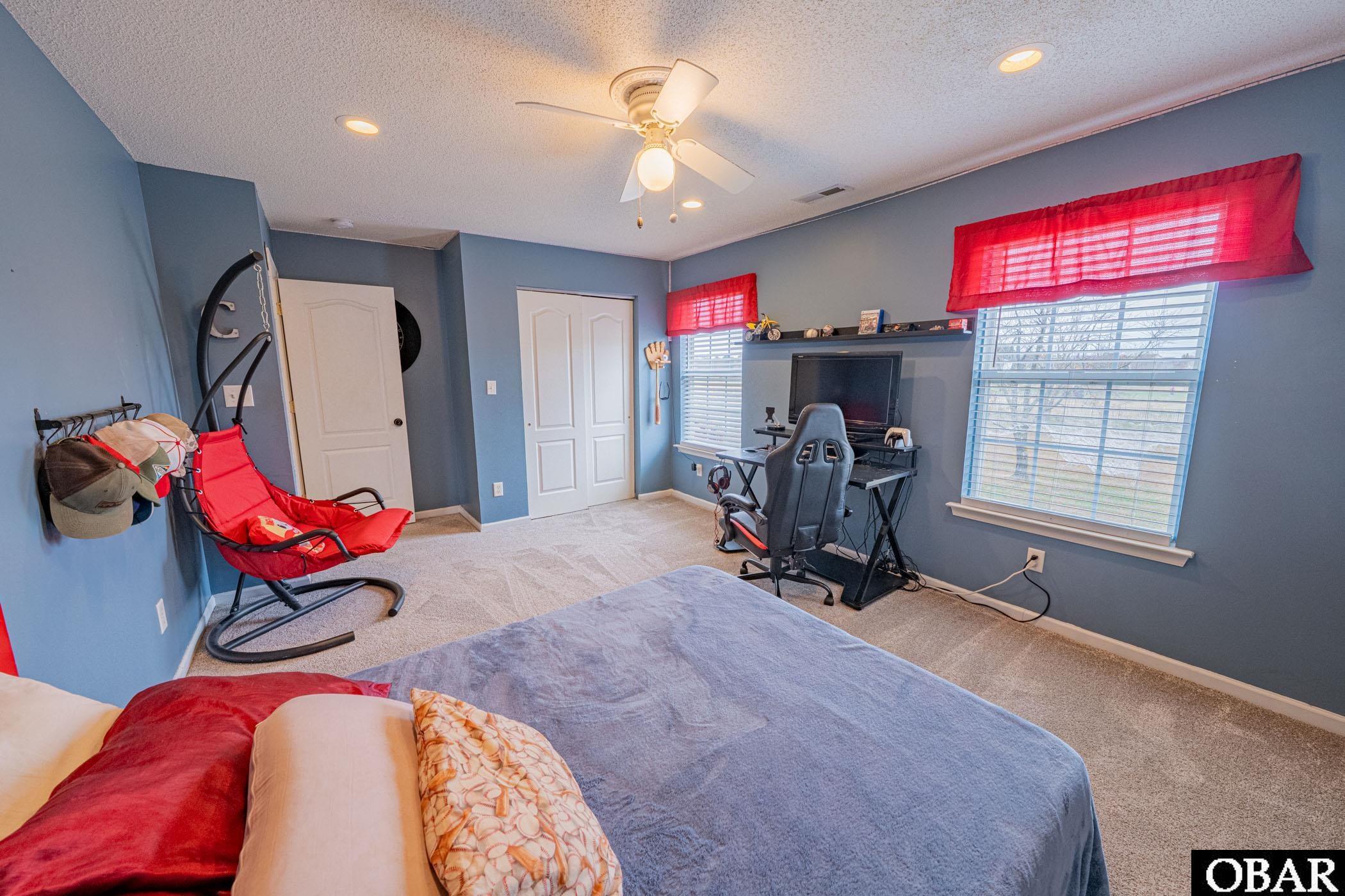 Moyock, North Carolina, 27958, United States, 6 Bedrooms Bedrooms, ,3 BathroomsBathrooms,Residential,For Sale,1997191