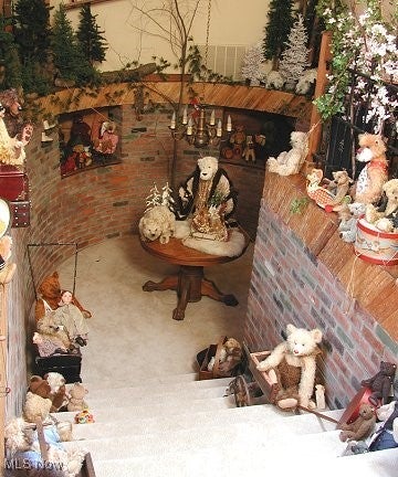 Cleveland, Ohio, 44113, United States, 3 Bedrooms Bedrooms, ,4 BathroomsBathrooms,Residential,For Sale,1984065