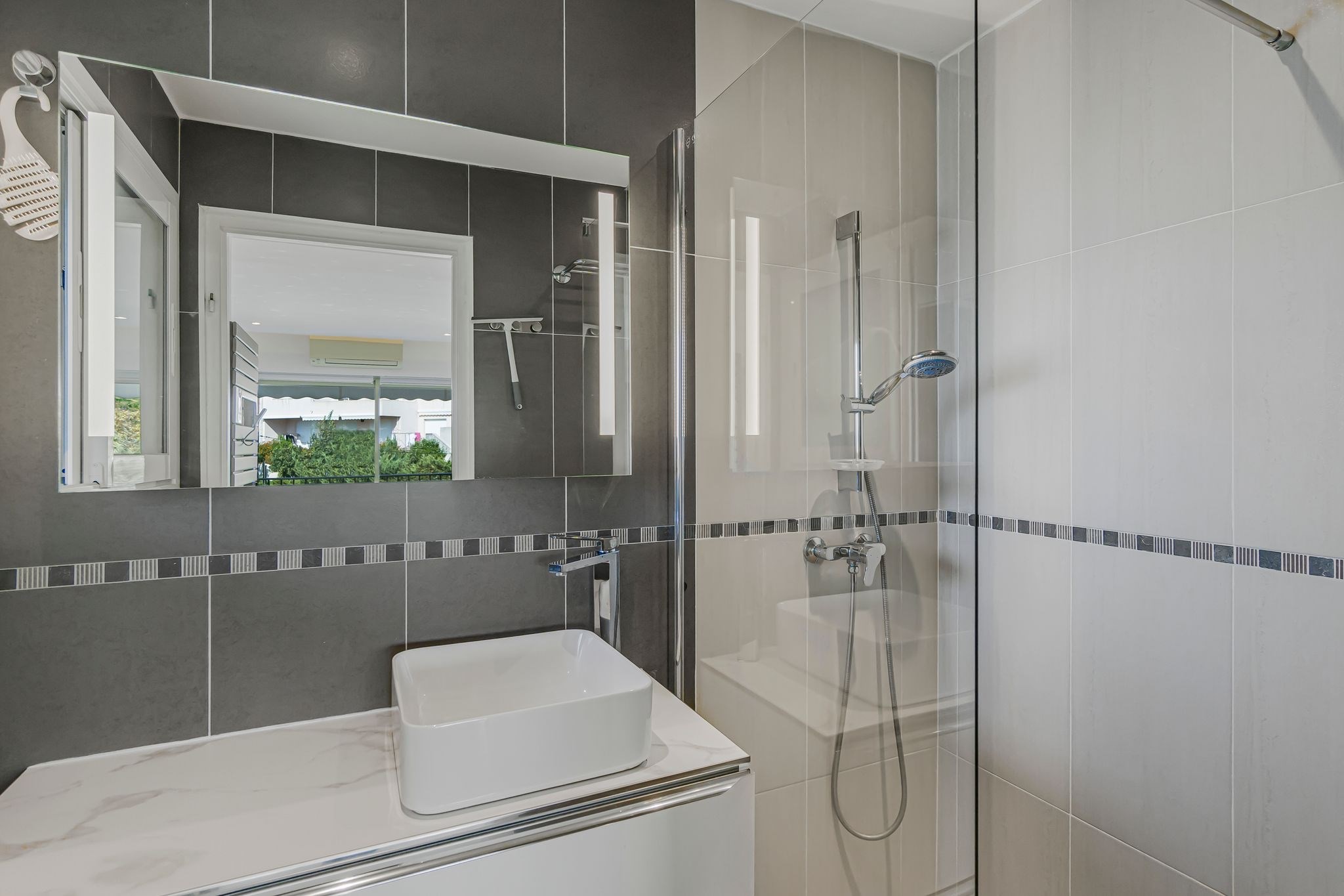  Panoramic Sea View – Elegant Renovated Three-Bedroom Apartment in a Prestigious… - 物件實景