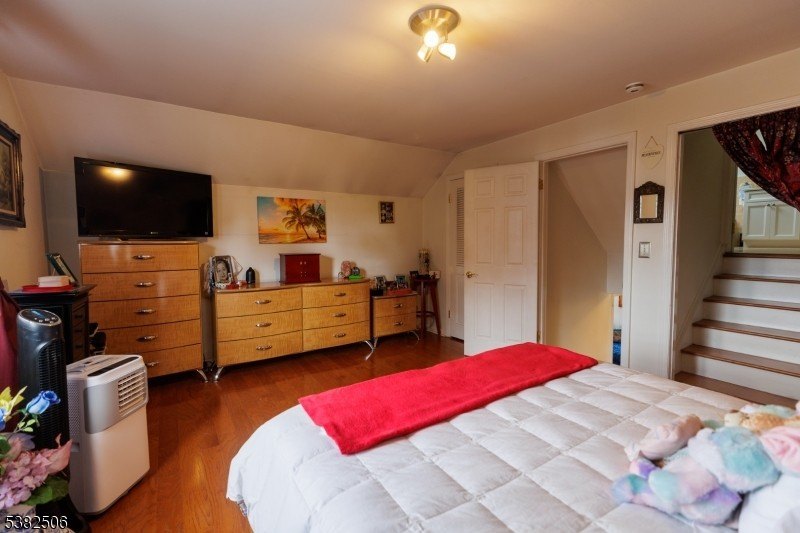 Linden City, New Jersey, 07036-3639, United States, 3 Bedrooms Bedrooms, ,3 BathroomsBathrooms,Residential,For Sale,1973750