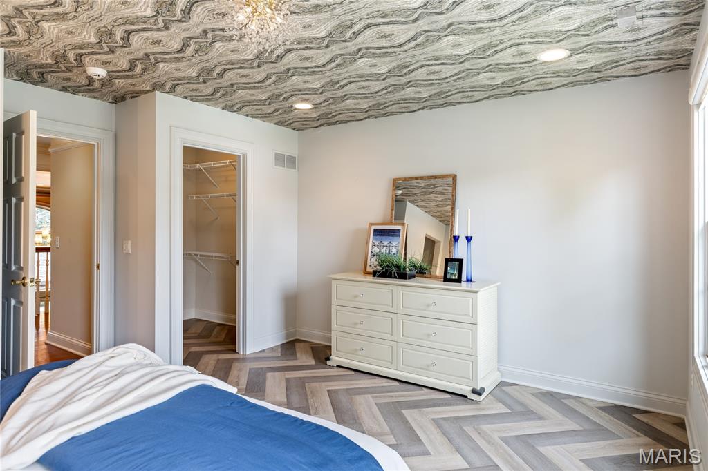 Town and Country, Missouri, 63141, United States, 5 Bedrooms Bedrooms, ,7 BathroomsBathrooms,Residential,For Sale,1966685