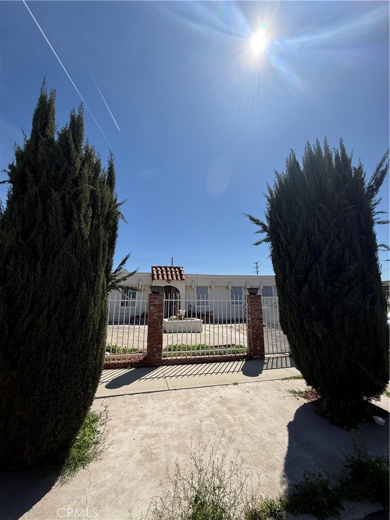 SUN VALLEY, California, 91352, United States, 4 Bedrooms Bedrooms, ,3 BathroomsBathrooms,Residential,For Sale,1837178