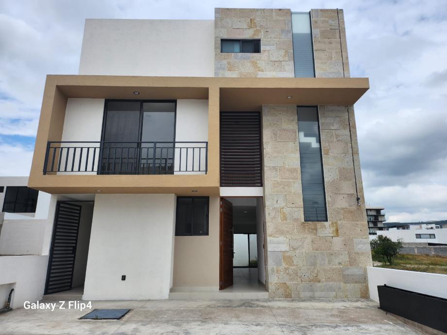 Real de Queretaro, Querétaro, Querétaro, 76146, Mexico, 3 Bedrooms Bedrooms, ,4 BathroomsBathrooms,Residential,For Sale,Real de Queretaro,1652848