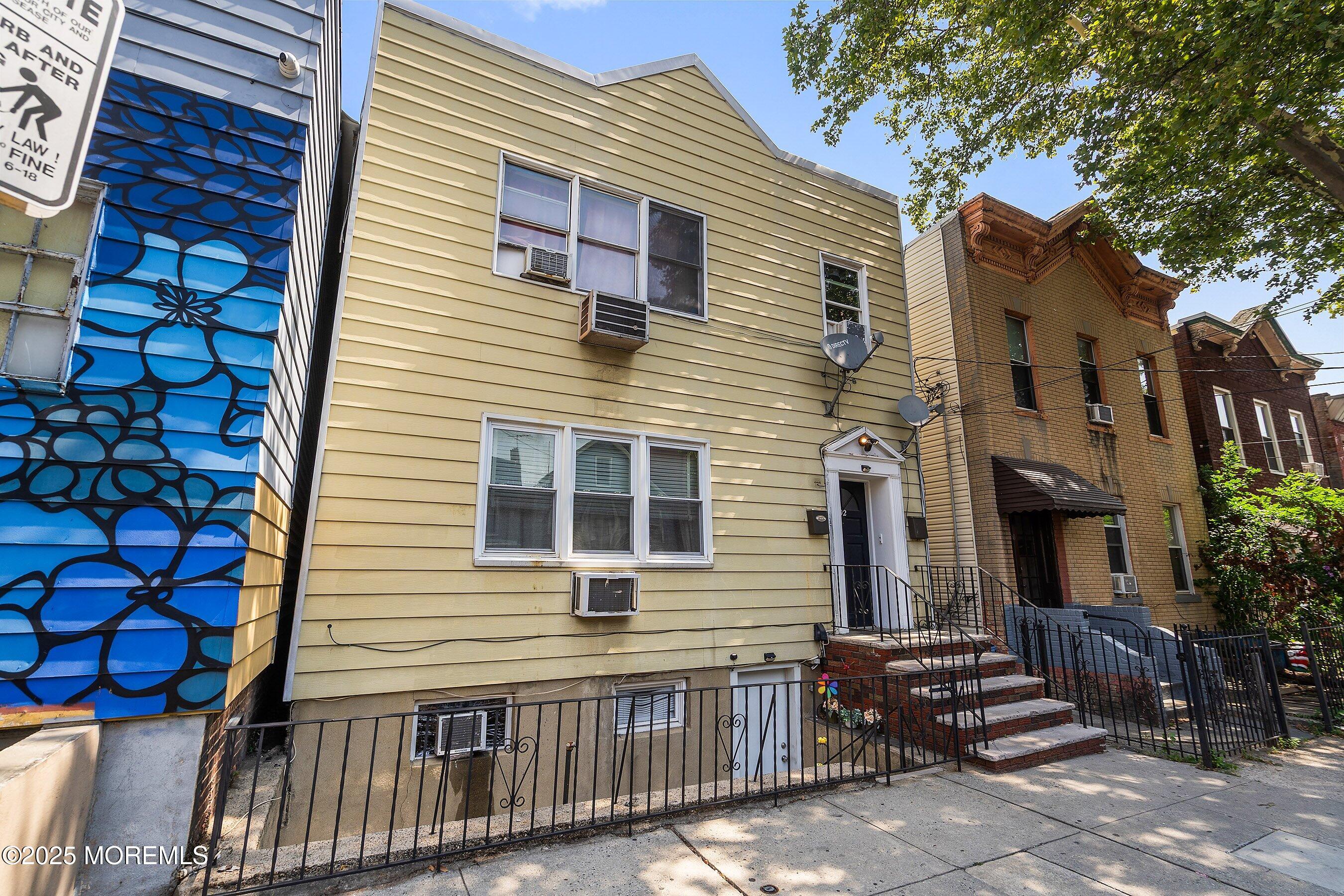 Jersey City, New Jersey, 07307, United States, 7 Bedrooms Bedrooms, ,4 BathroomsBathrooms,Residential,For Sale,1904404