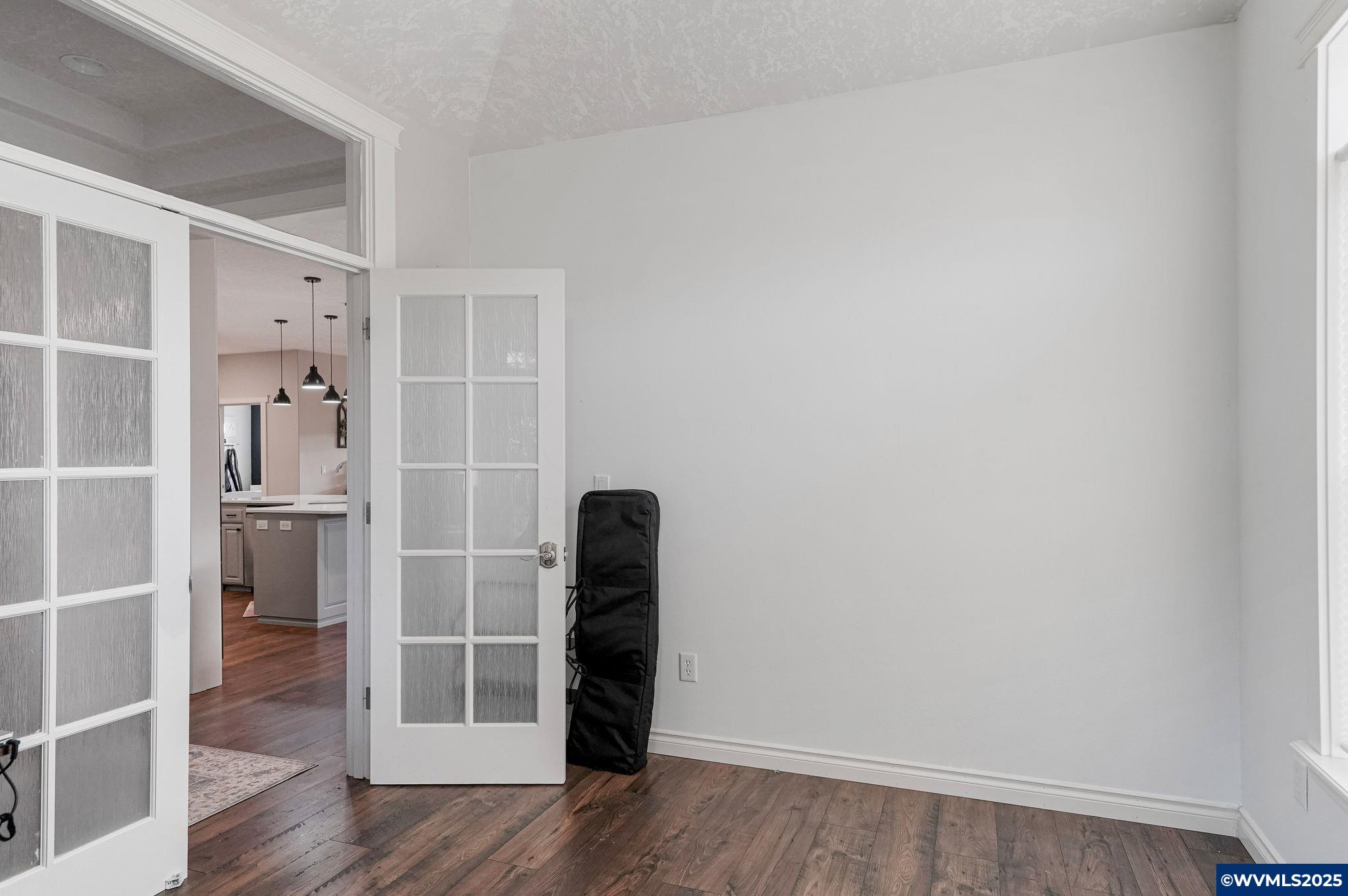 Albany, Oregon, 97321, United States, 3 Bedrooms Bedrooms, ,2 BathroomsBathrooms,Residential,For Sale,1992876