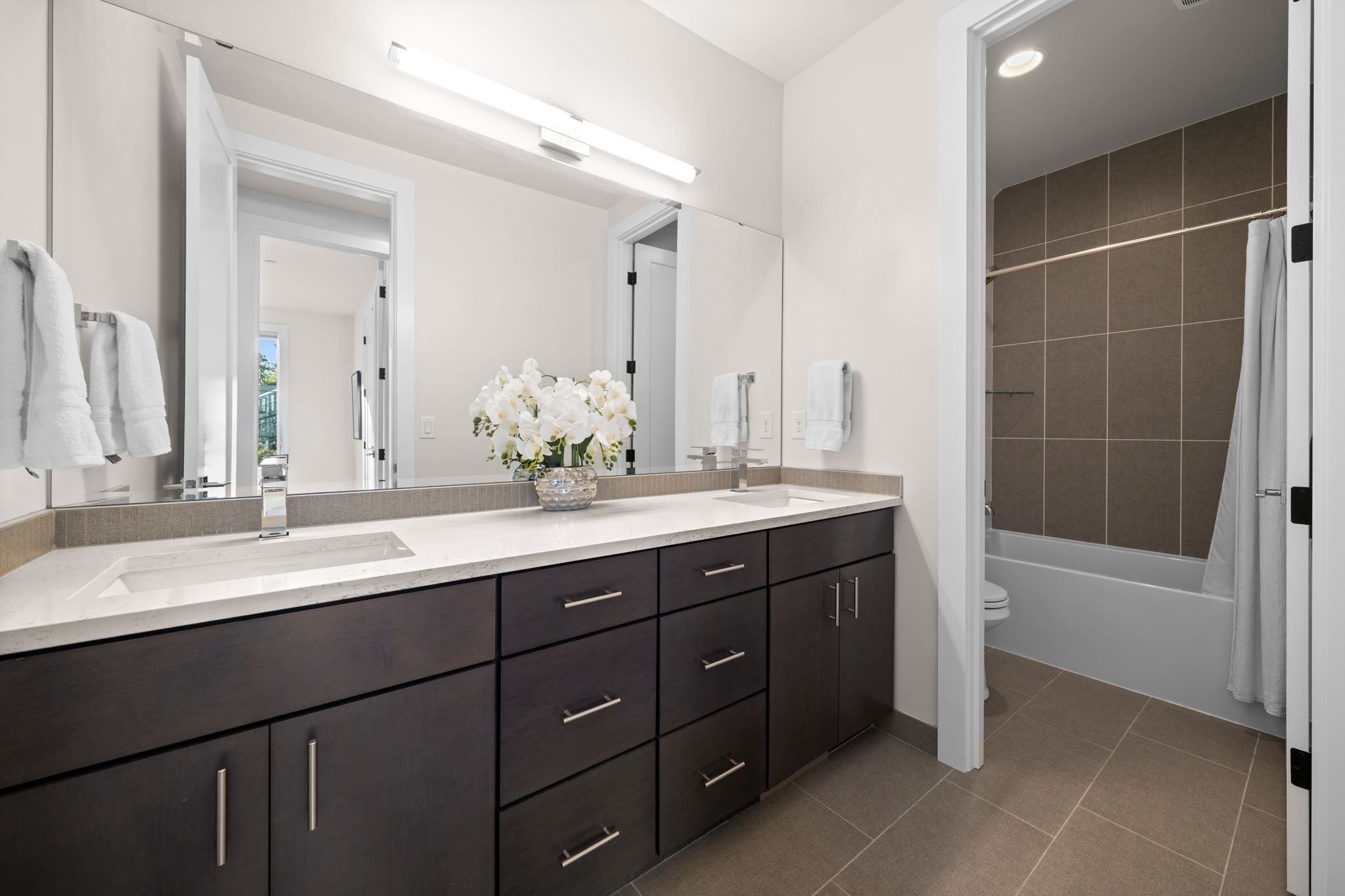  Exceptional Contemporary Luxury  Coveted Lake Burien - 物件實景