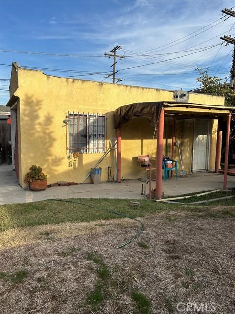 Los Angeles, California, 90001, United States, 2 Bedrooms Bedrooms, ,1 BathroomBathrooms,Residential,For Sale,1916355