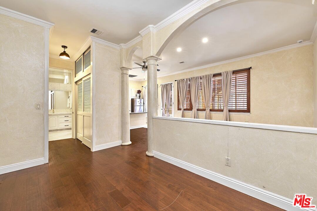 Los Angeles, California, 90004, United States, 4 Bedrooms Bedrooms, ,3 BathroomsBathrooms,Residential,For Sale,1876401