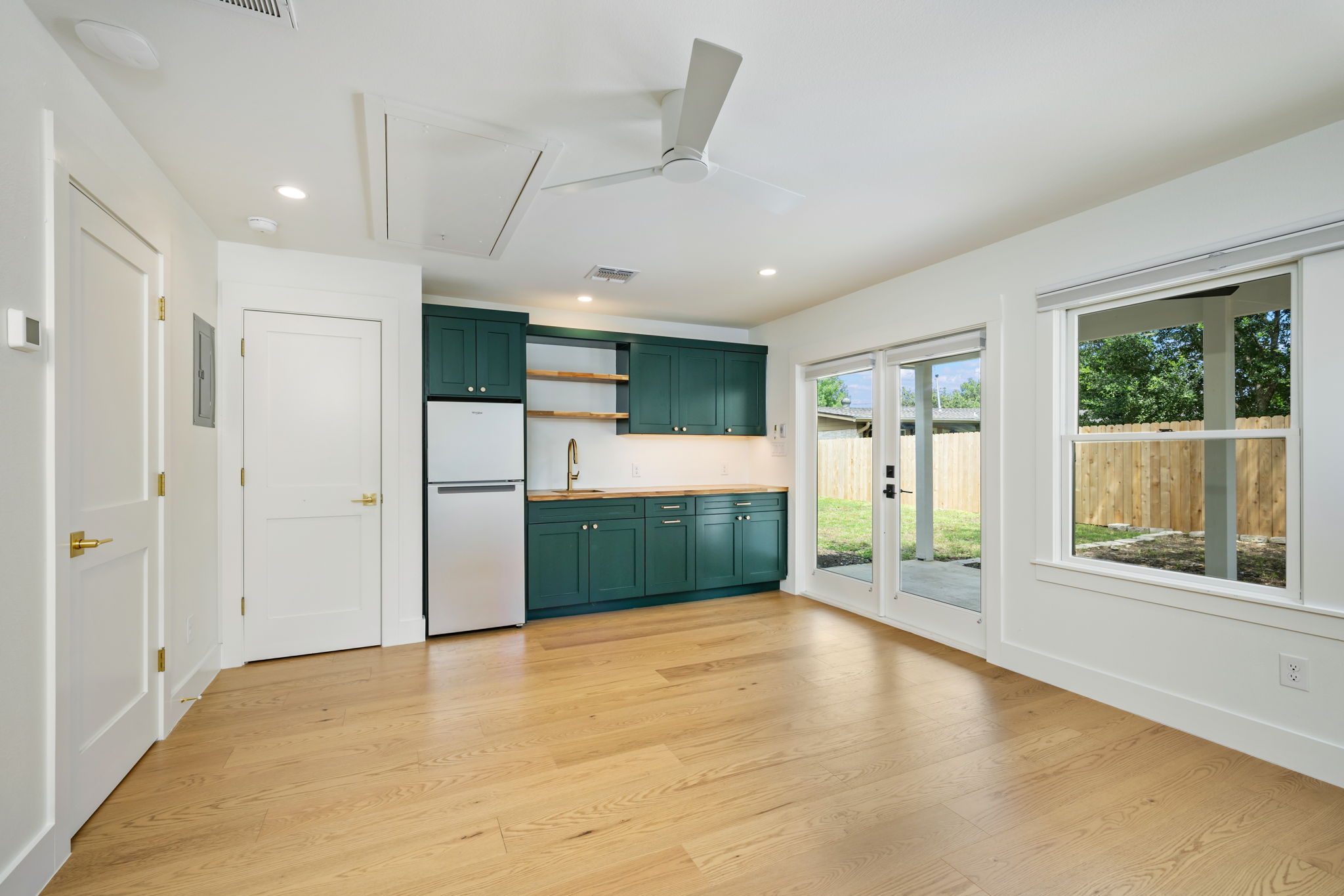  Refined Mid-Century Modern with Casita in Alamo Heights ISD - 物件實景