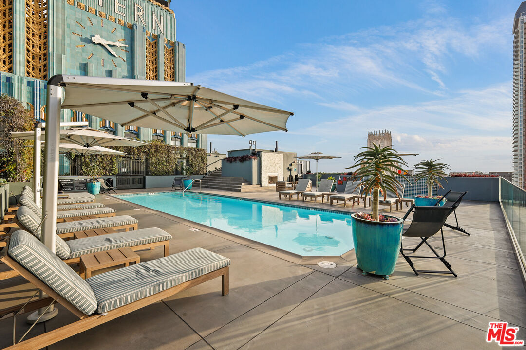 Los Angeles, California, 90014, United States, 1 Bedroom Bedrooms, ,1 BathroomBathrooms,Residential,For Sale,1705578
