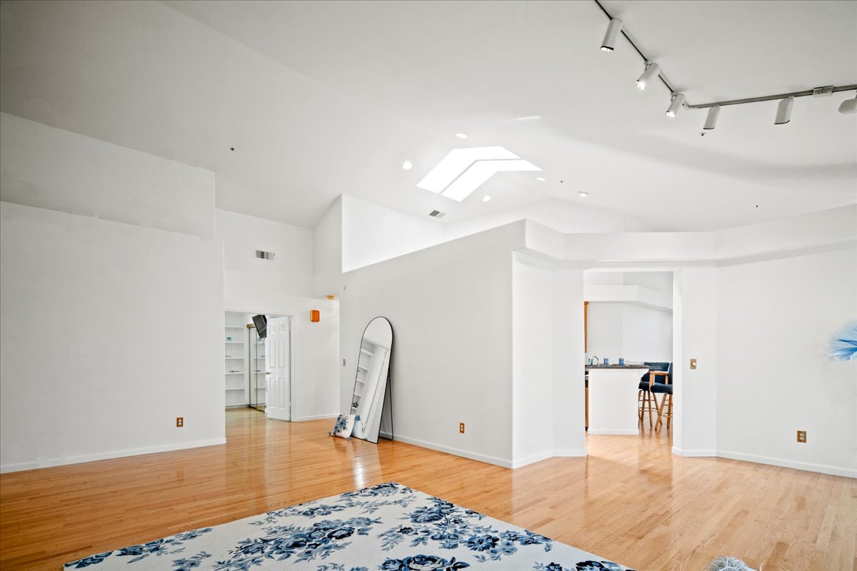 Salinas, California, 93908, United States, 3 Bedrooms Bedrooms, ,2 BathroomsBathrooms,Residential,For Sale,1914663