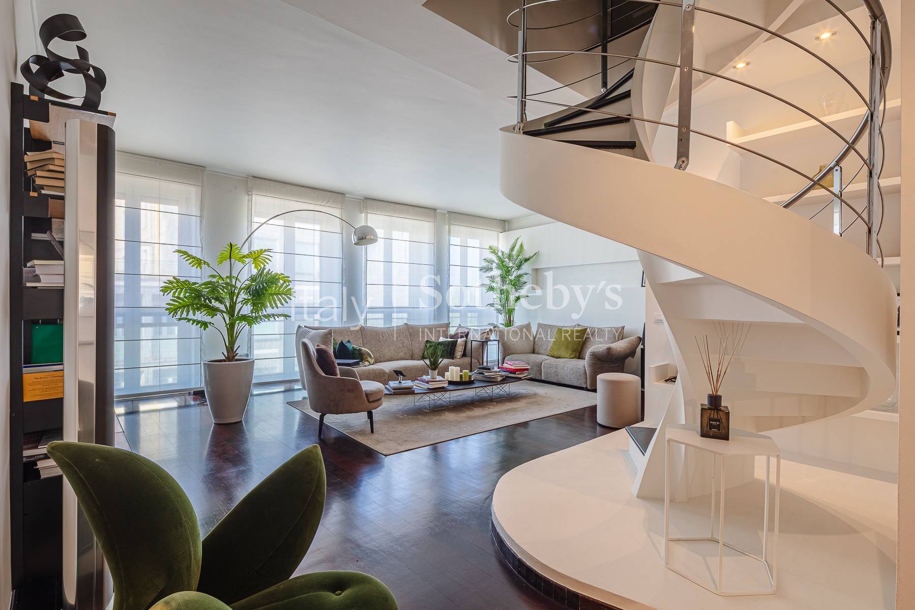  Prestigious penthouse with terrace steps from Montenapoleone - 物件實景