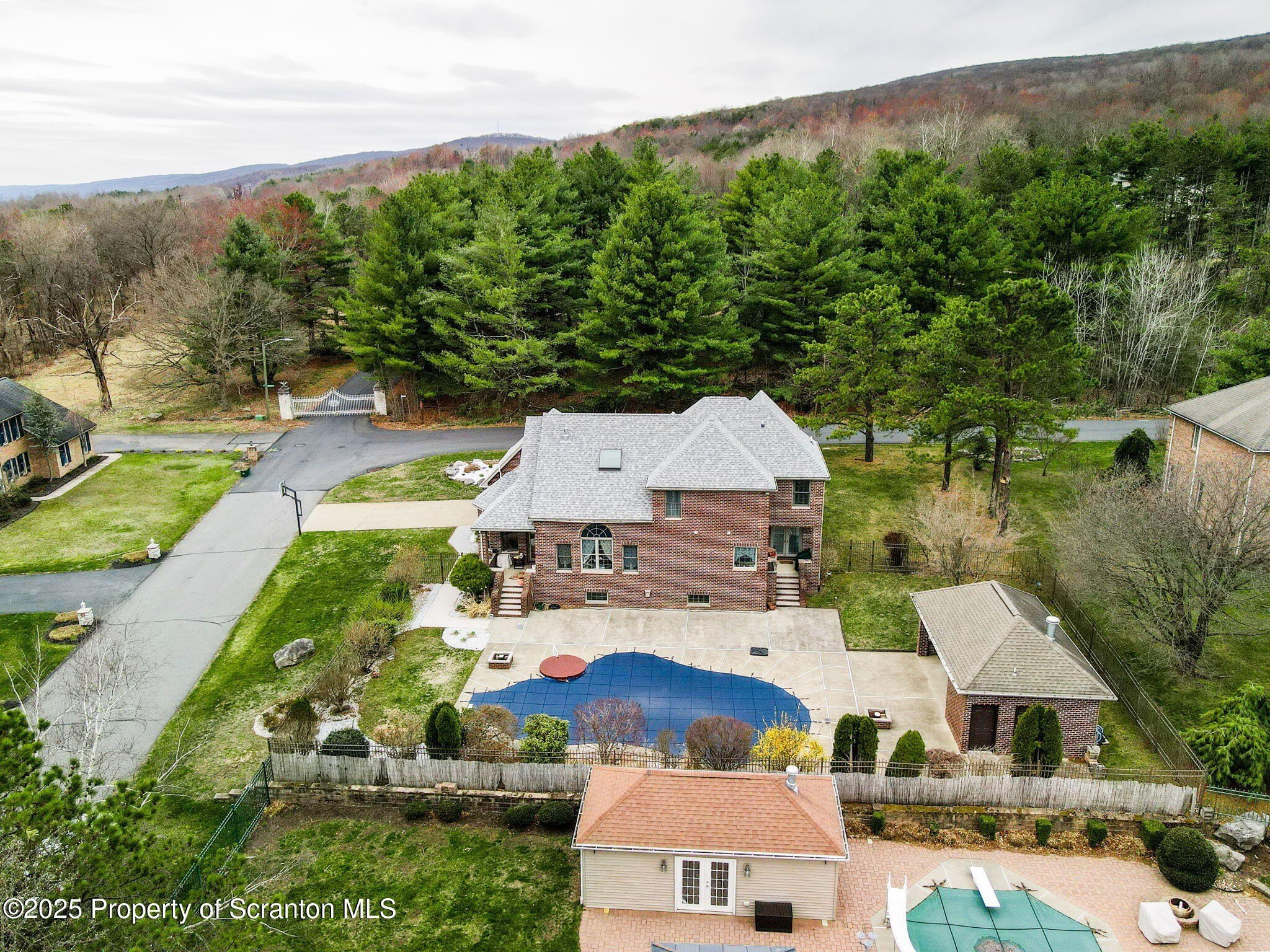 Old Forge, Pennsylvania, 18518, United States, 5 Bedrooms Bedrooms, ,5 BathroomsBathrooms,Residential,For Sale,1921311