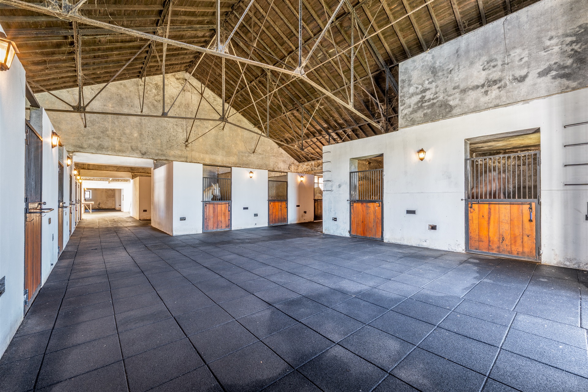  Country Estate, 6 bedrooms, for Sale - 物件實景